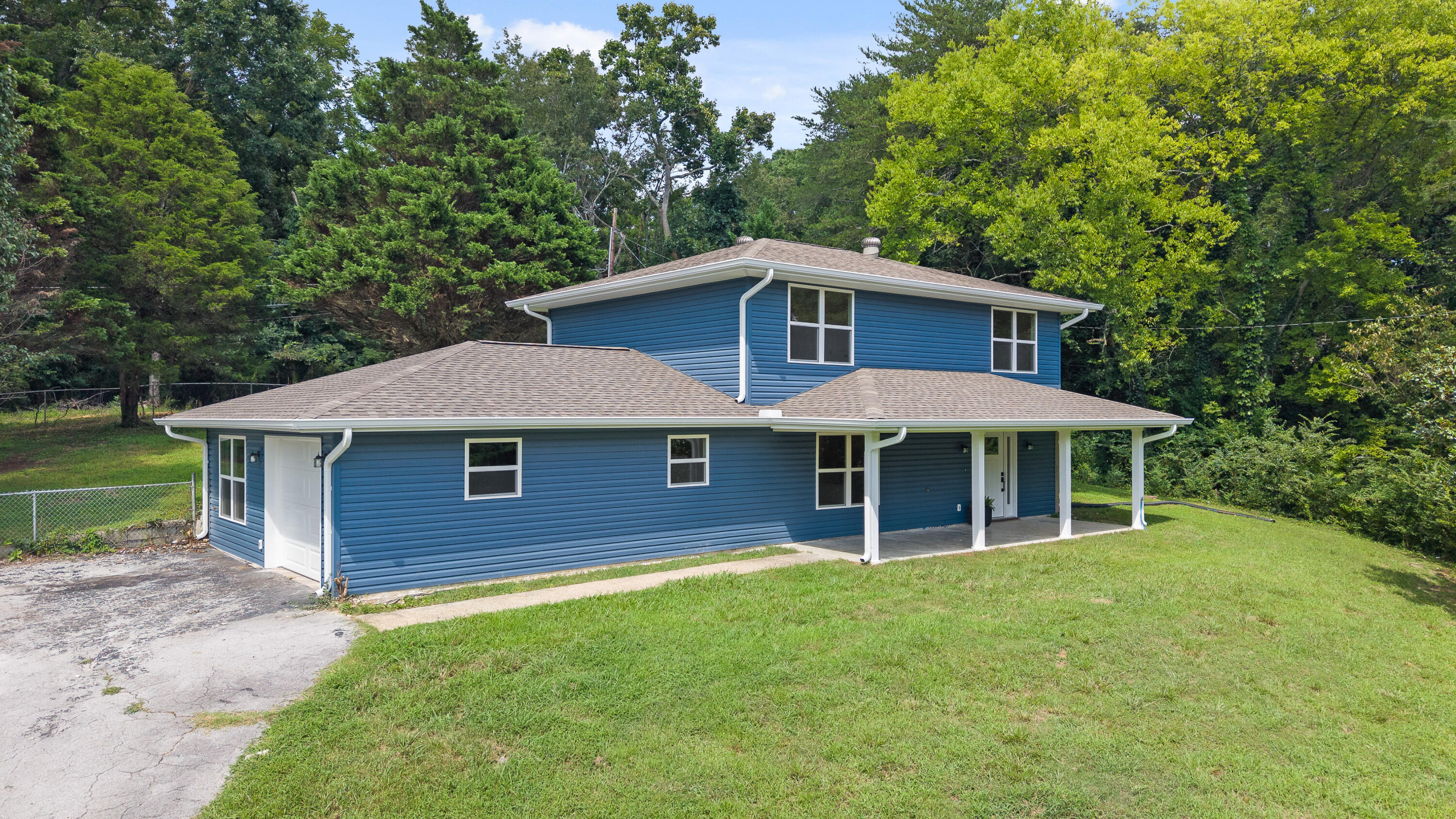 2323 Lyons Lane