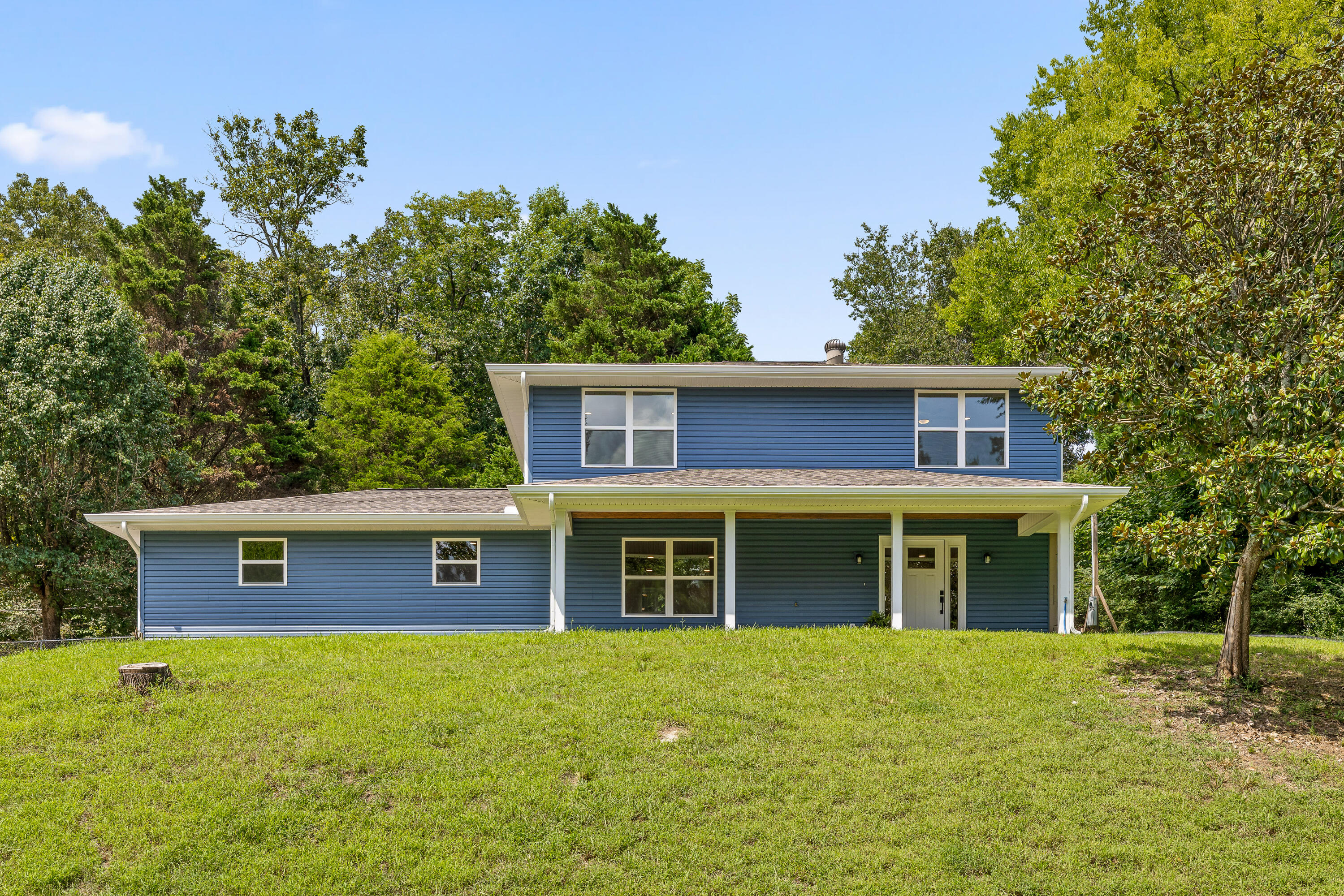 2323 Lyons Lane