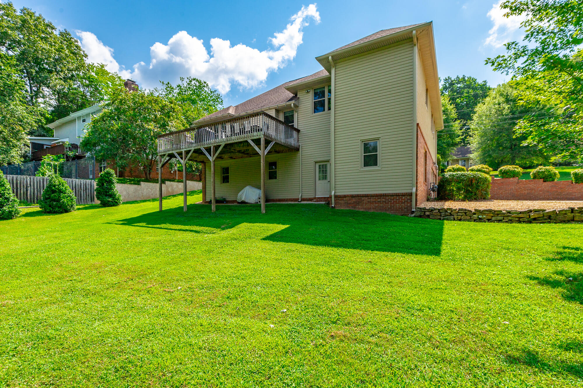 6503 Fox Den Lane