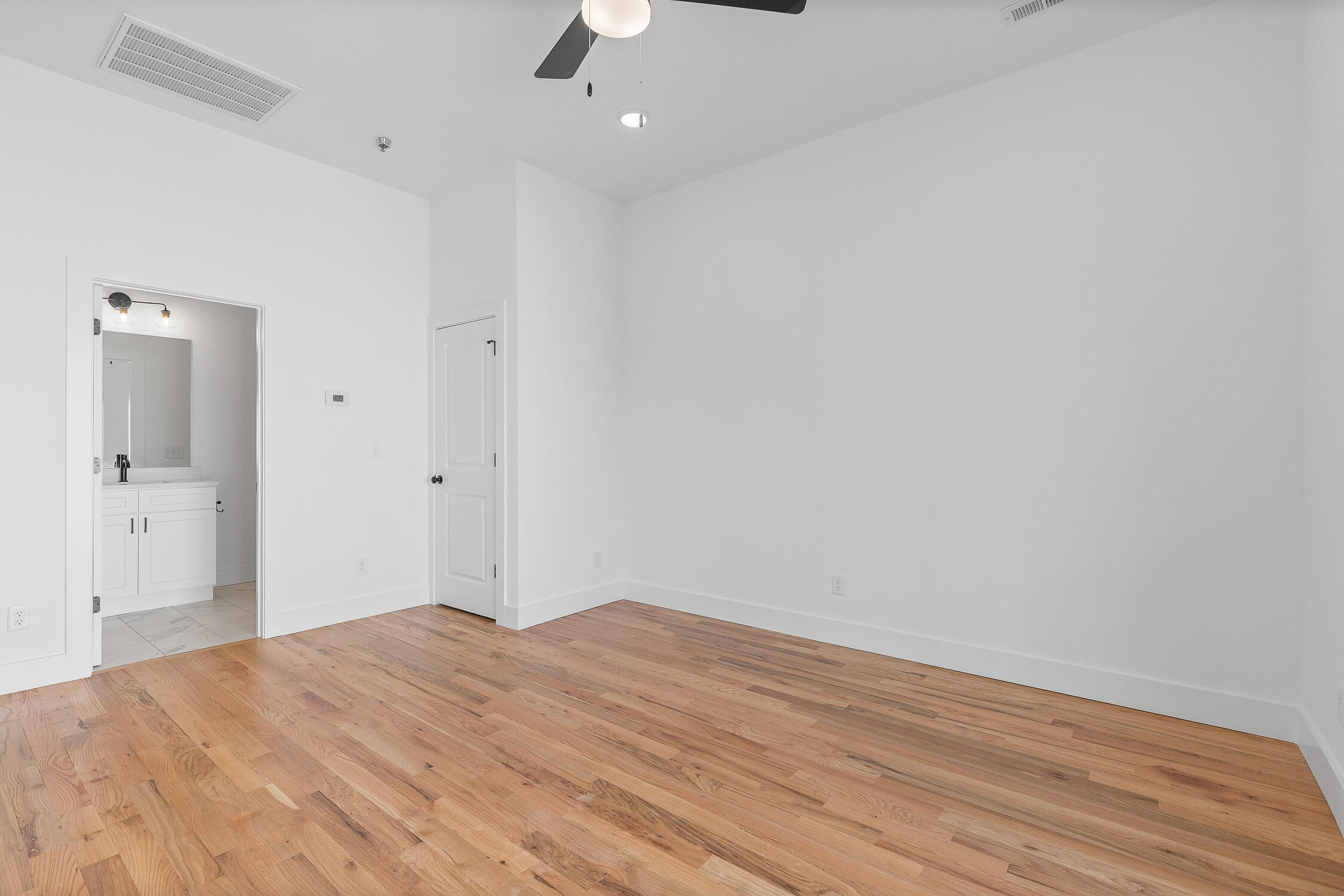 907 Montague Place