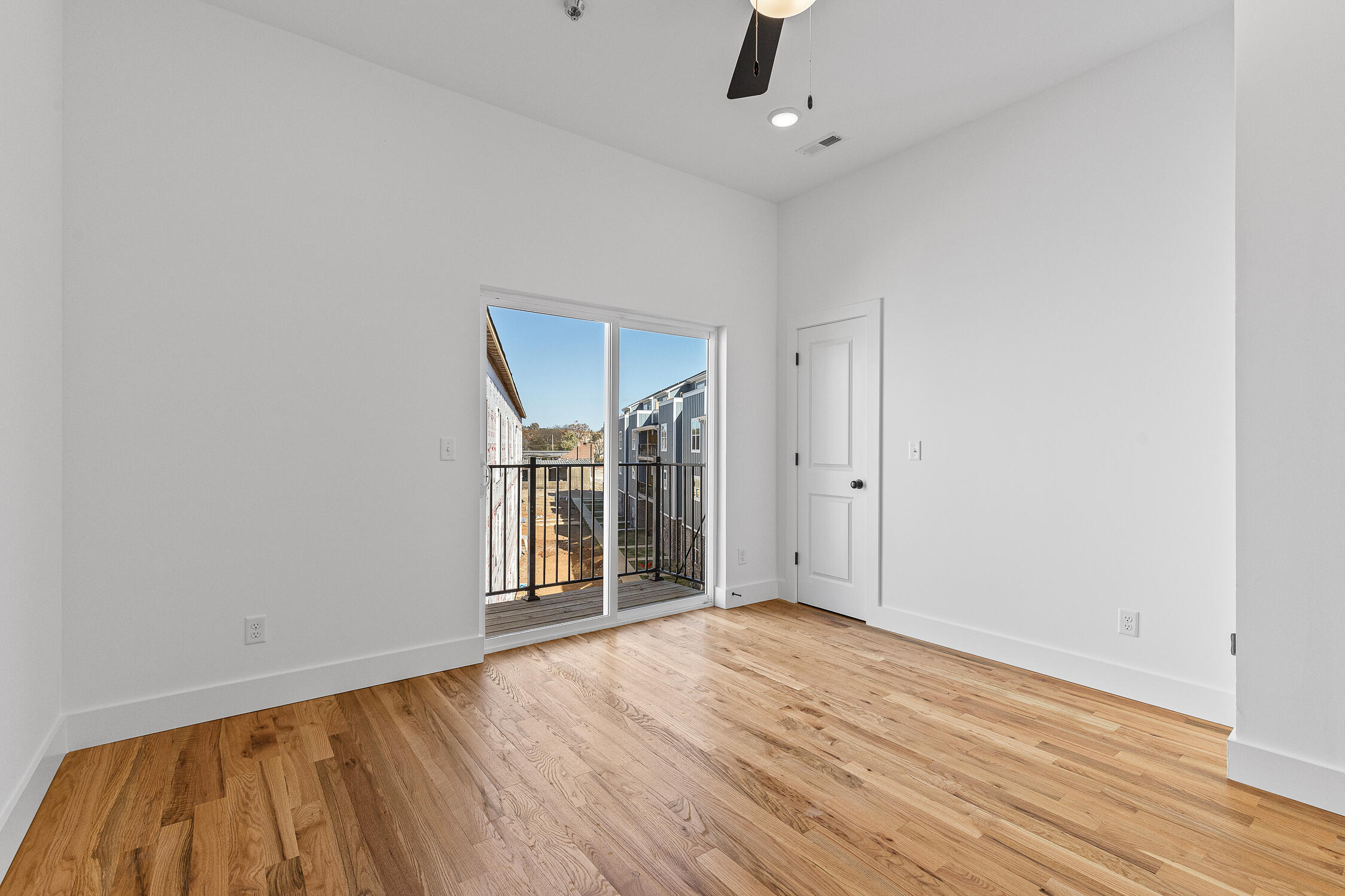 907 Montague Place