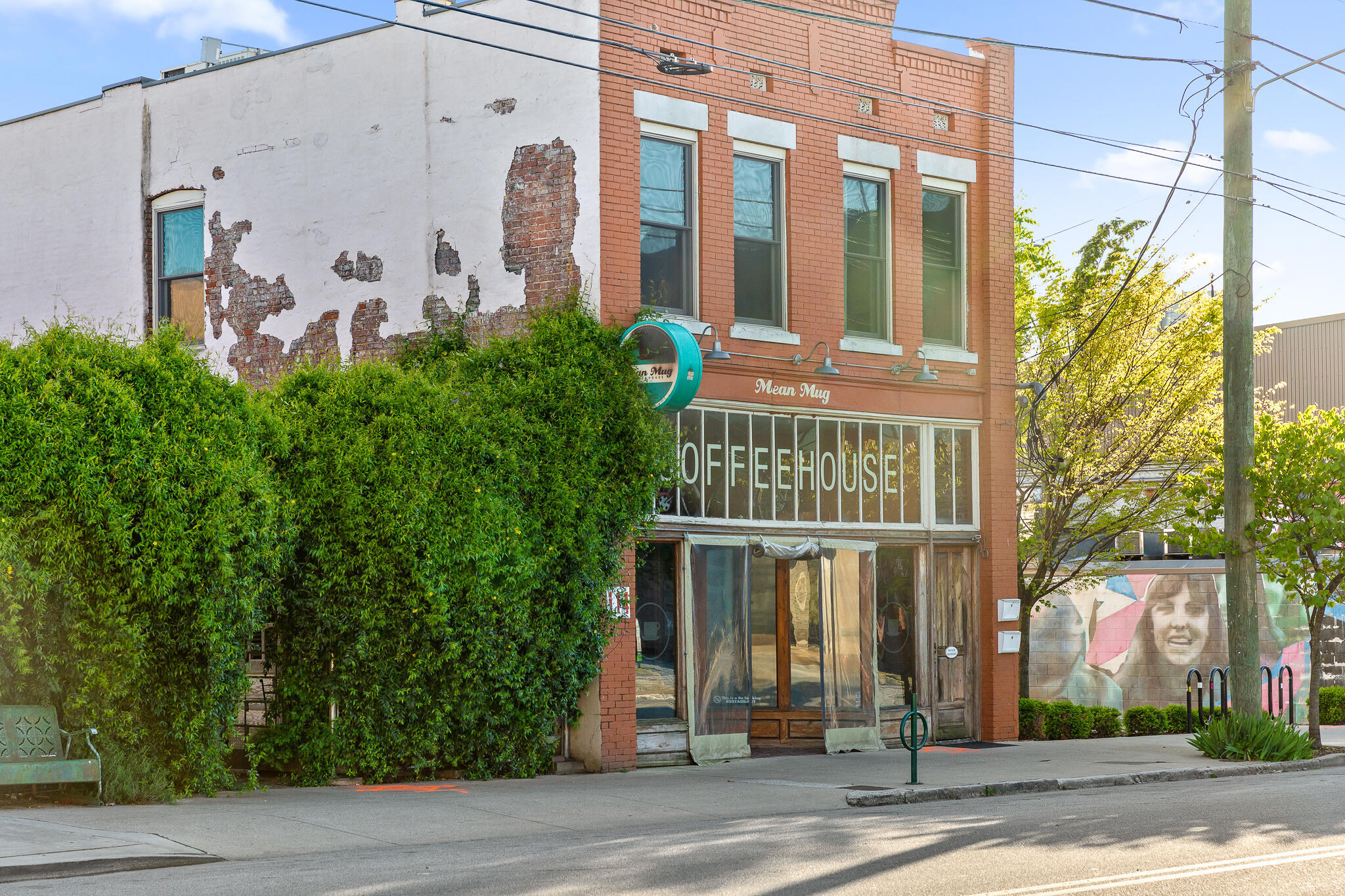 907 Montague Place