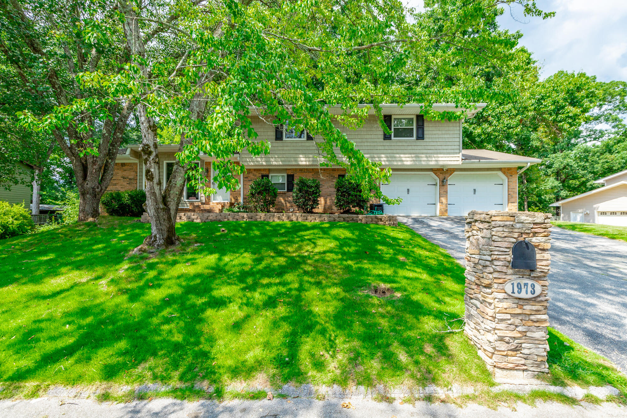 1973 Warwickshire Drive