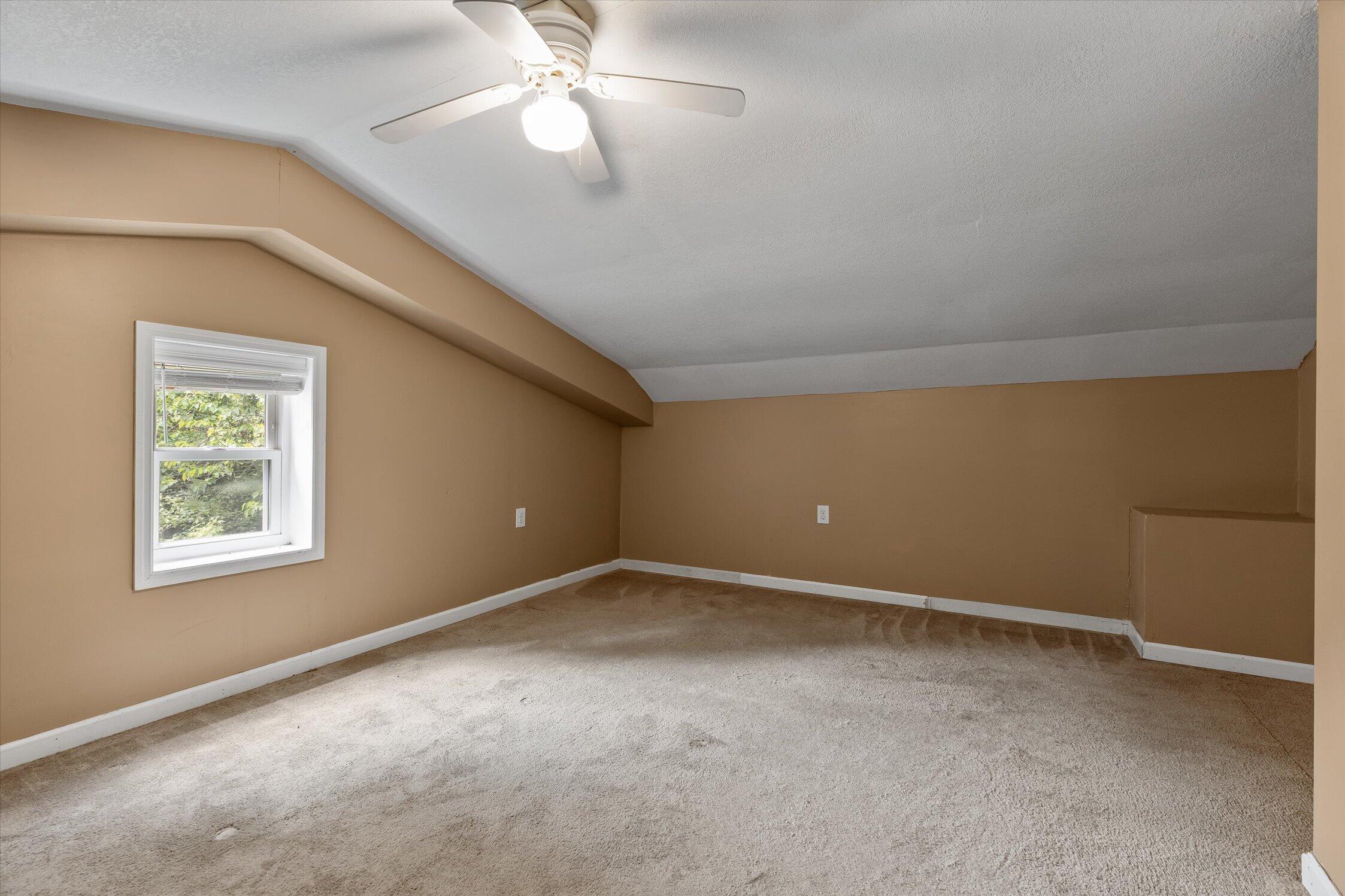 120 NW Buckeye Lane NW