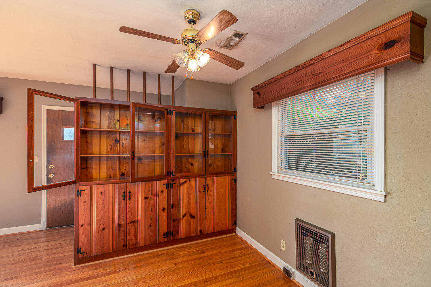 1619 S Seminole Drive