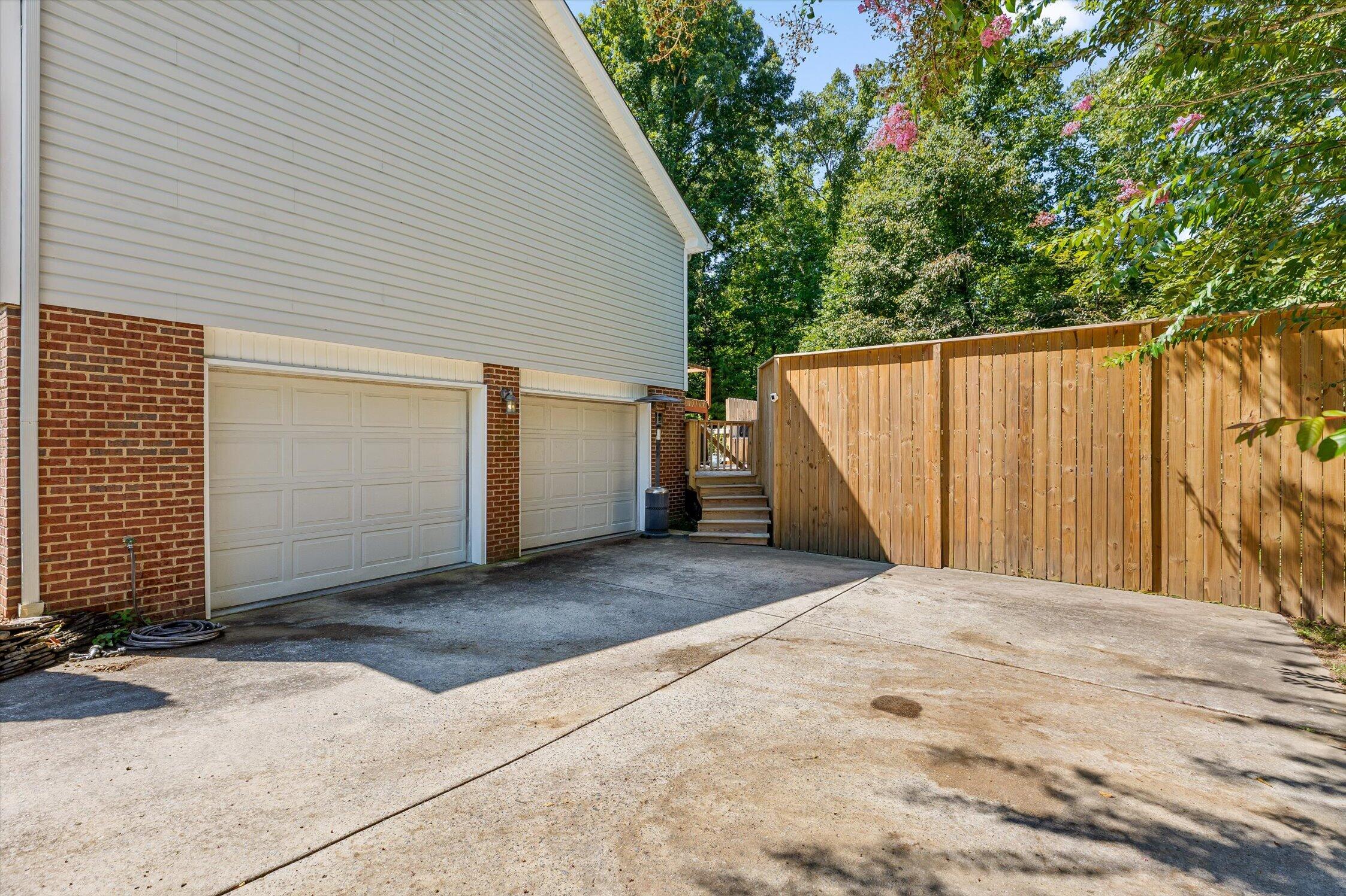 1999 Hardwood Lane