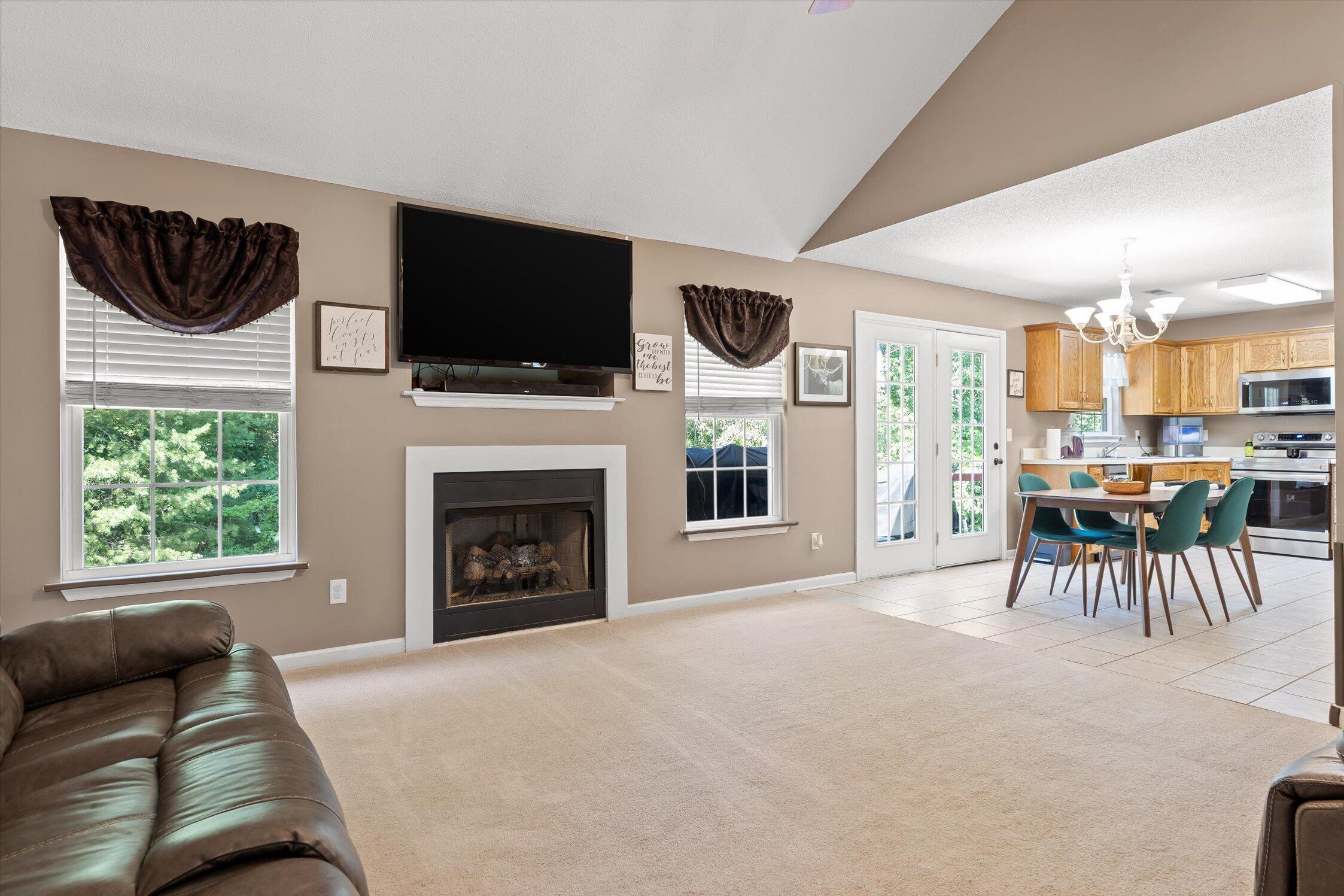1999 Hardwood Lane