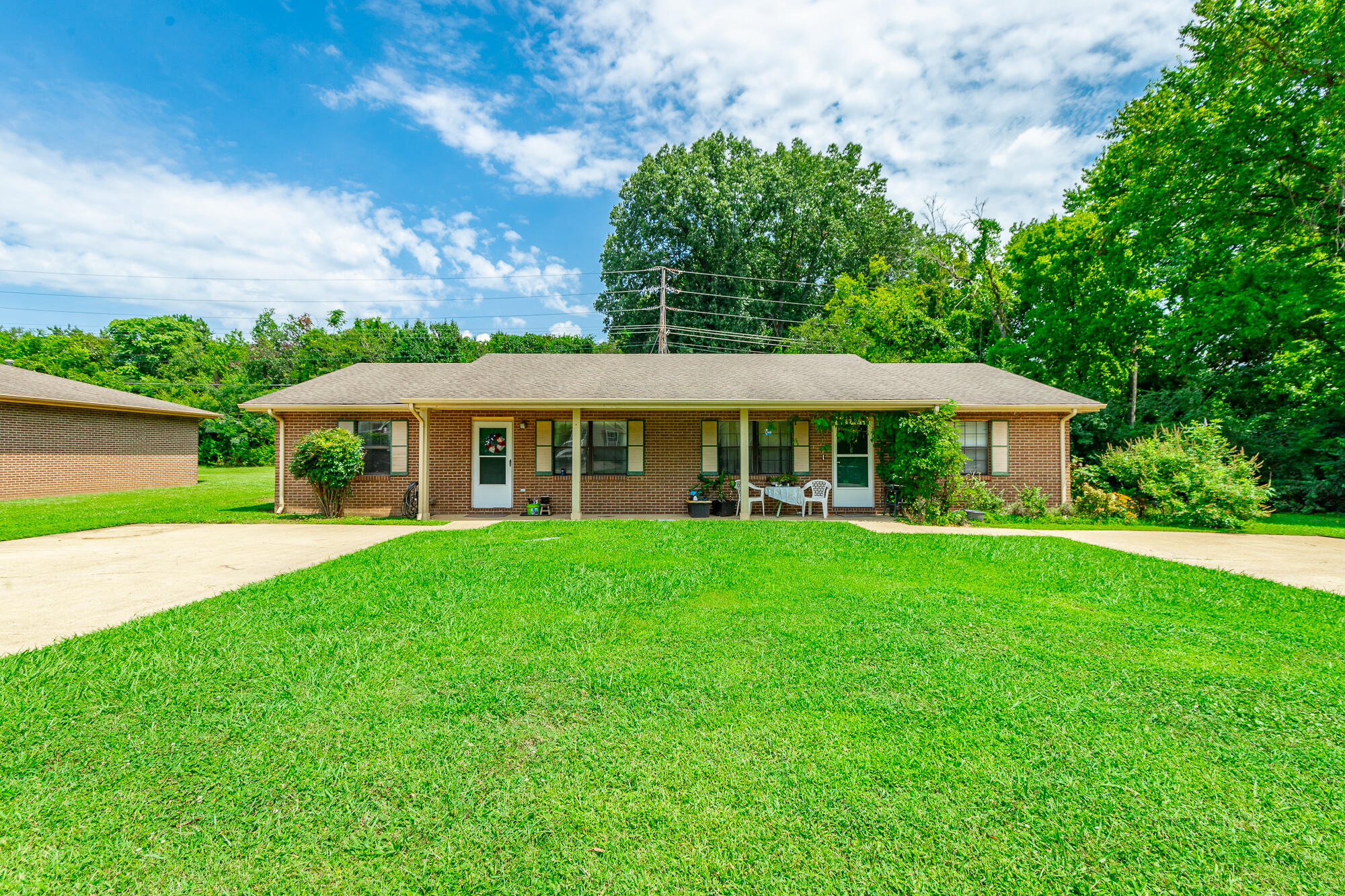 5105 N Moore Lane
