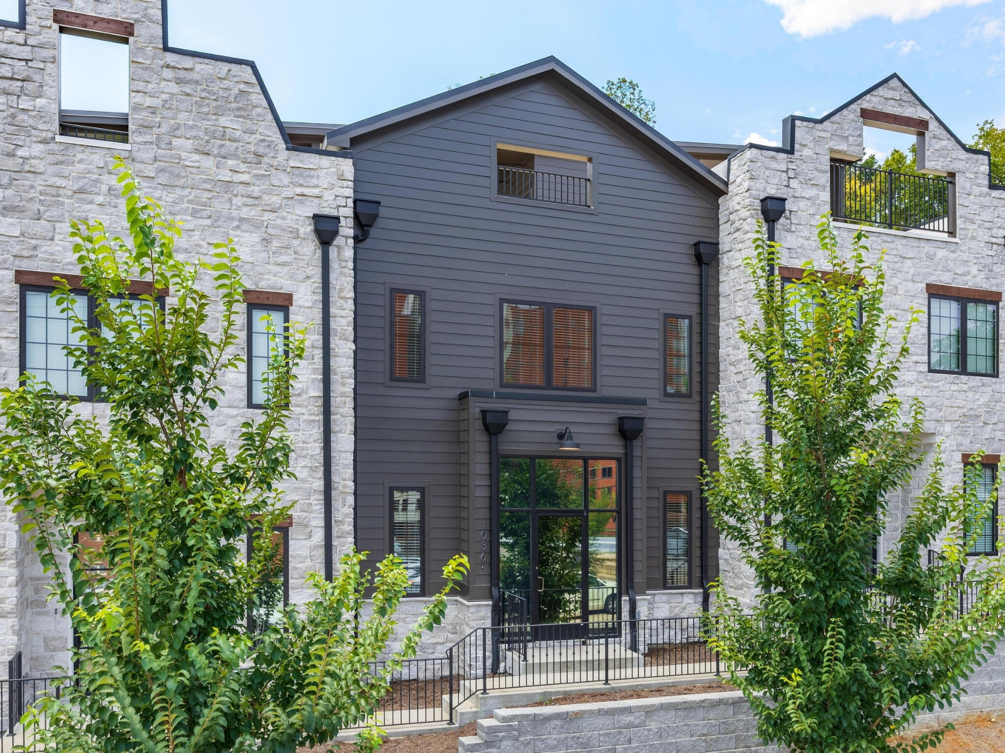1036 E 4th Street, 103