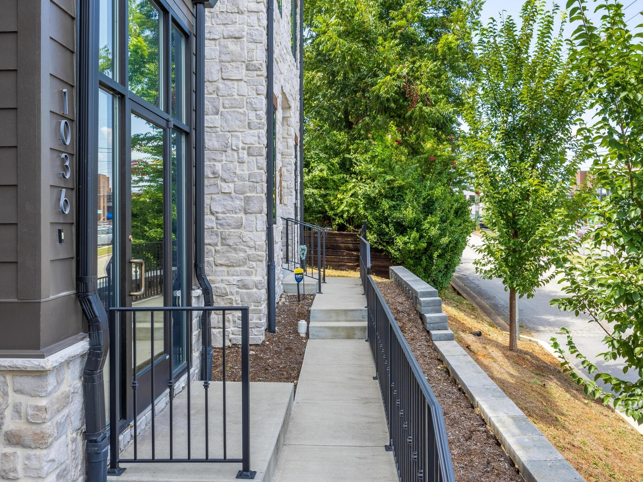 1036 E 4th Street, 103