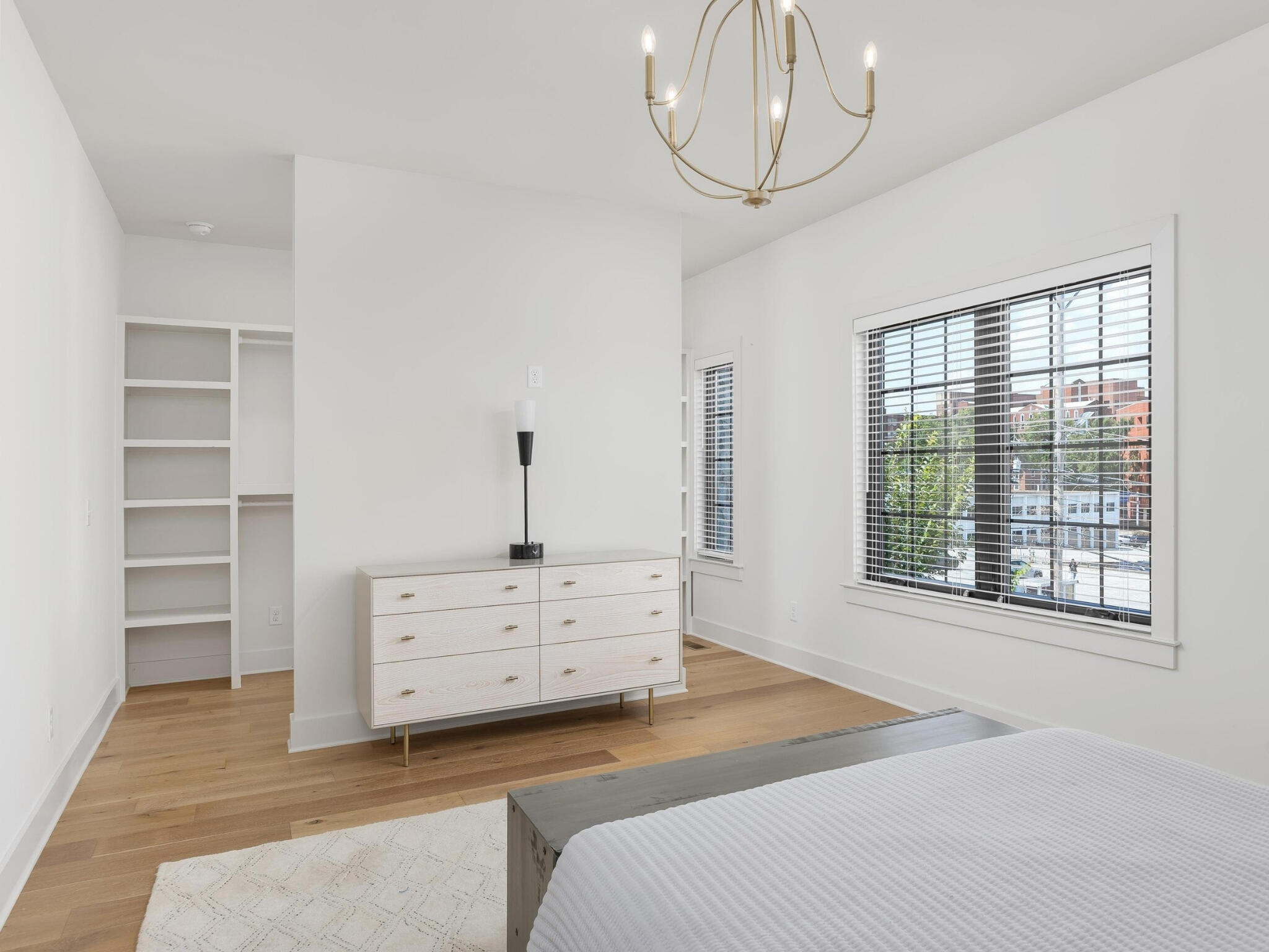 1036 E 4th Street, 103