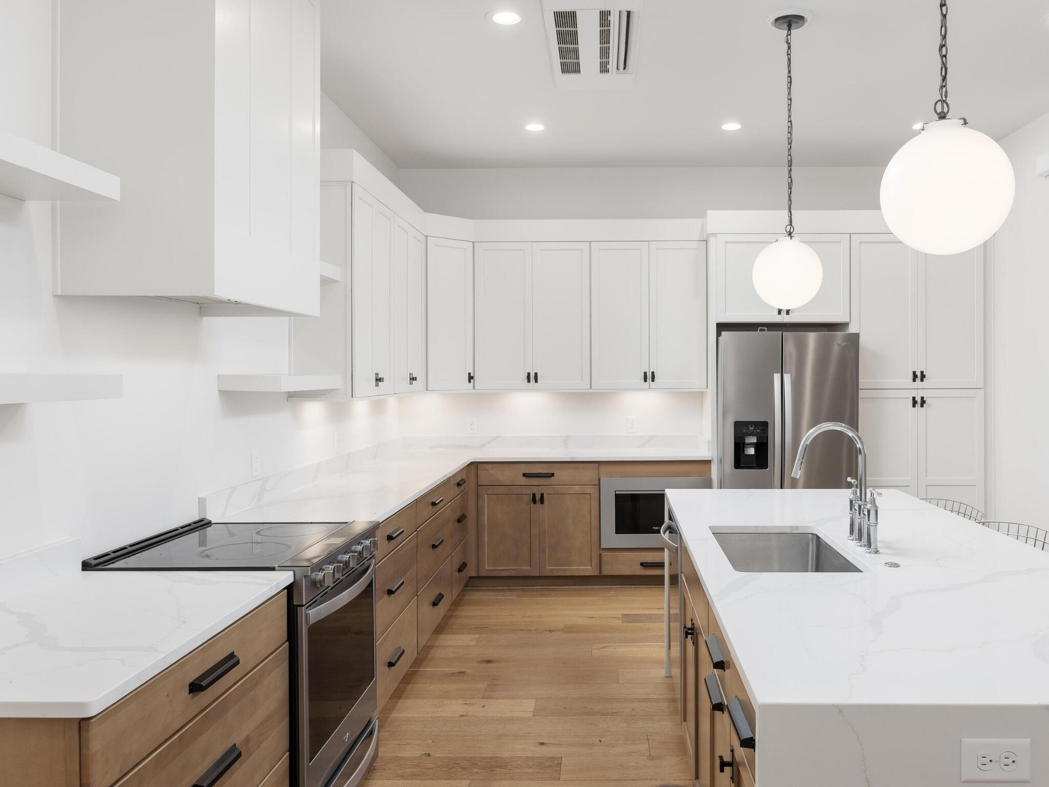 1036 E 4th Street, 103
