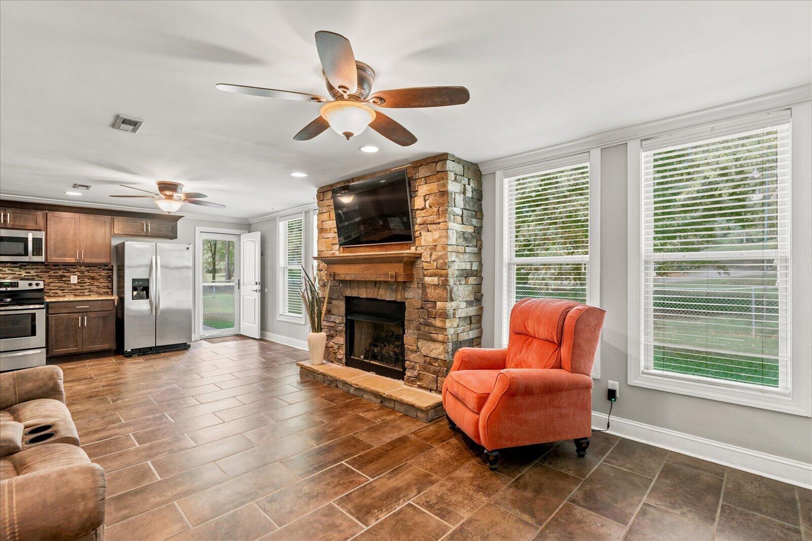 2356 Gale Lane