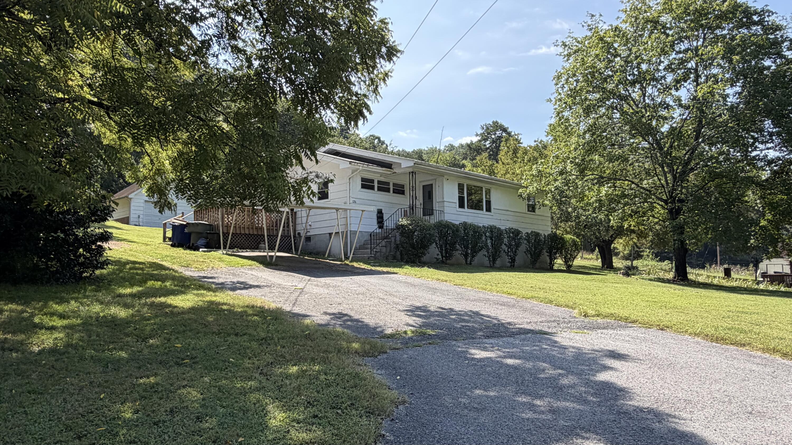 1216 Browns Ferry Road