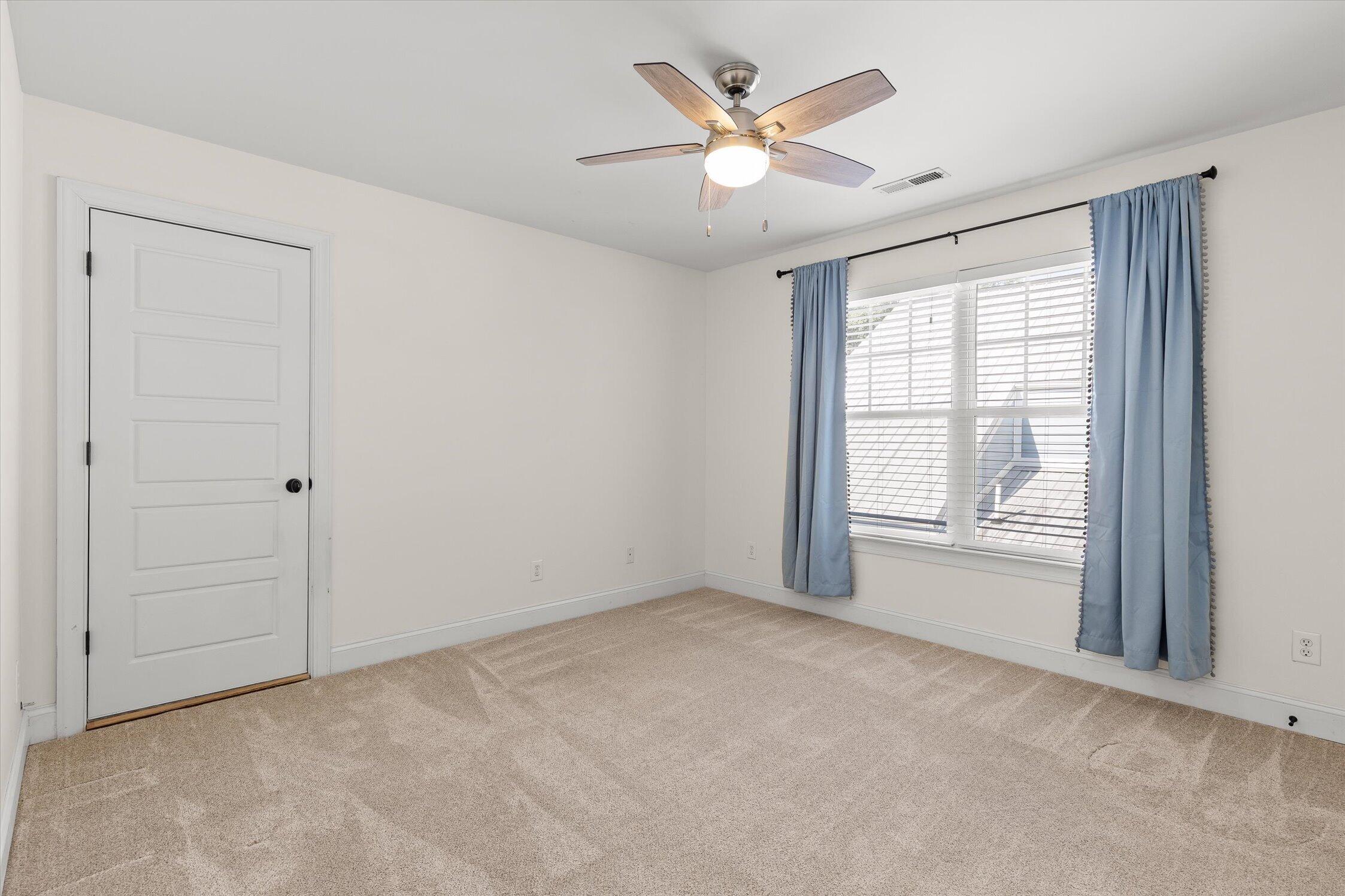 1728 Ichabod Lane
