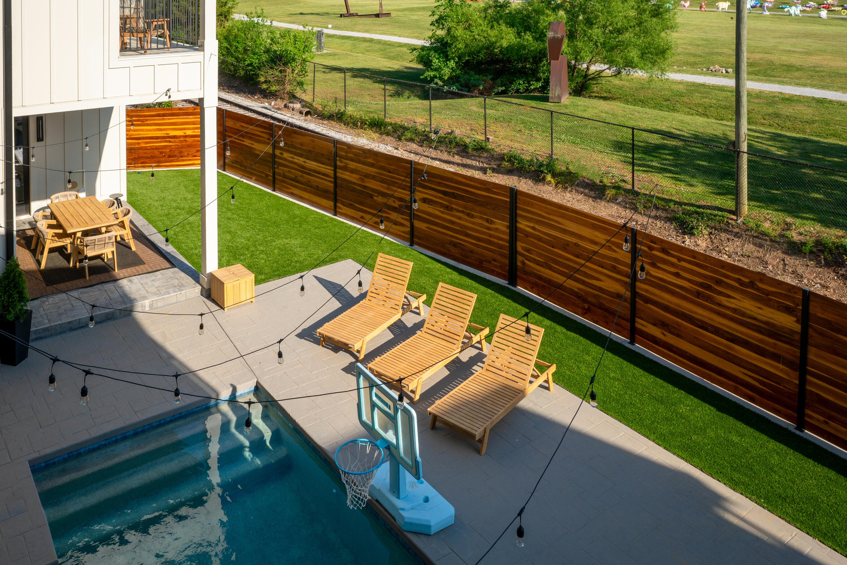 998 Montague Place