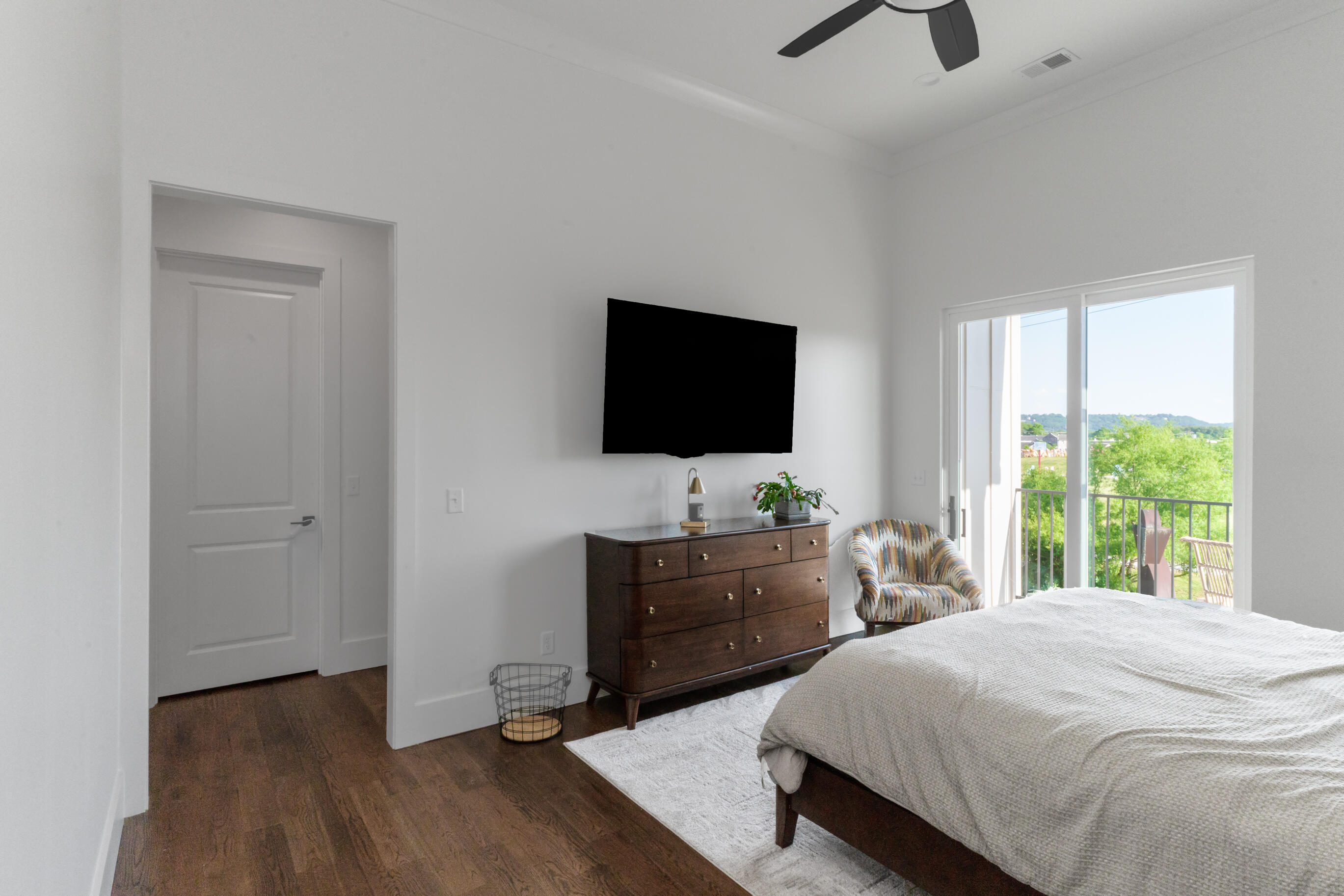 998 Montague Place