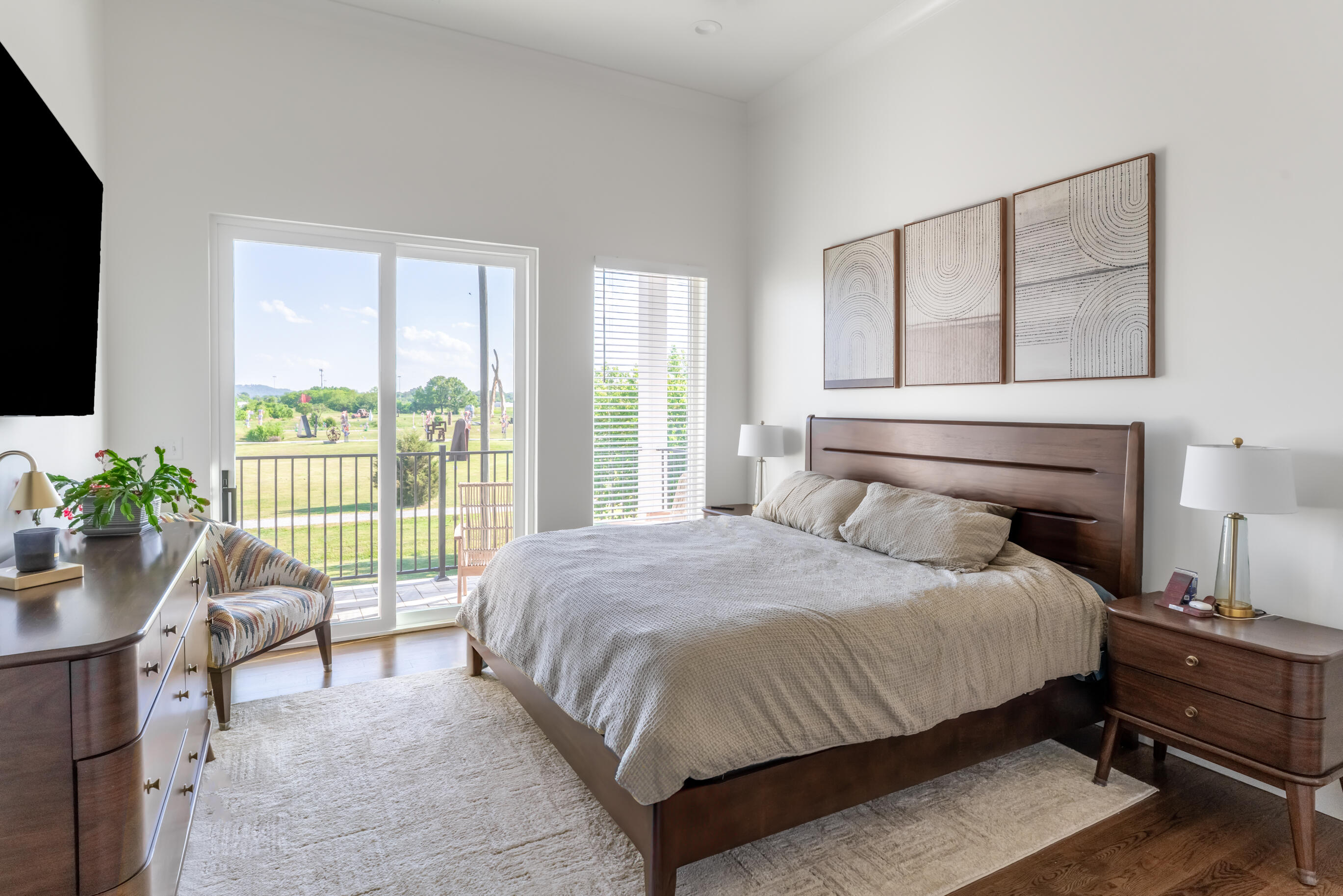 998 Montague Place