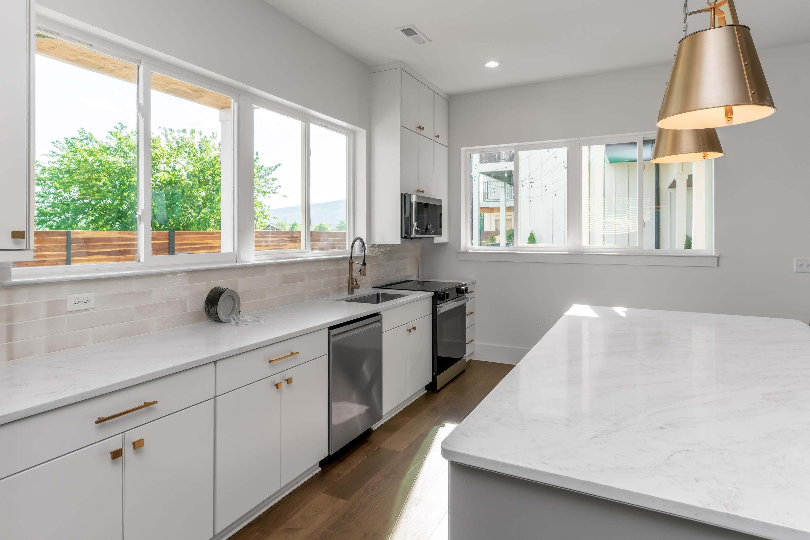 998 Montague Place