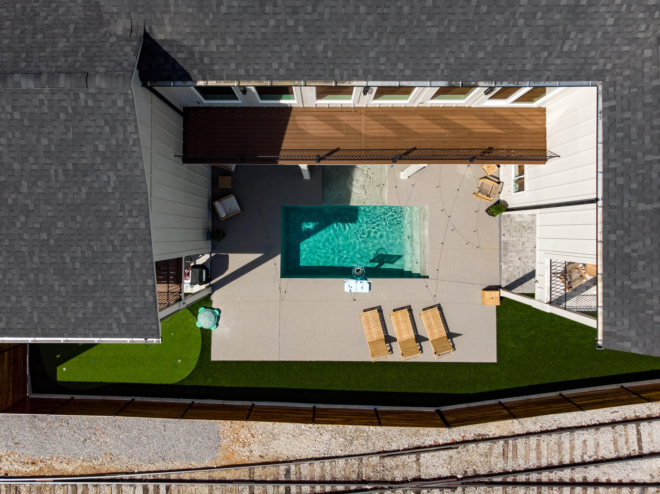 998 Montague Place