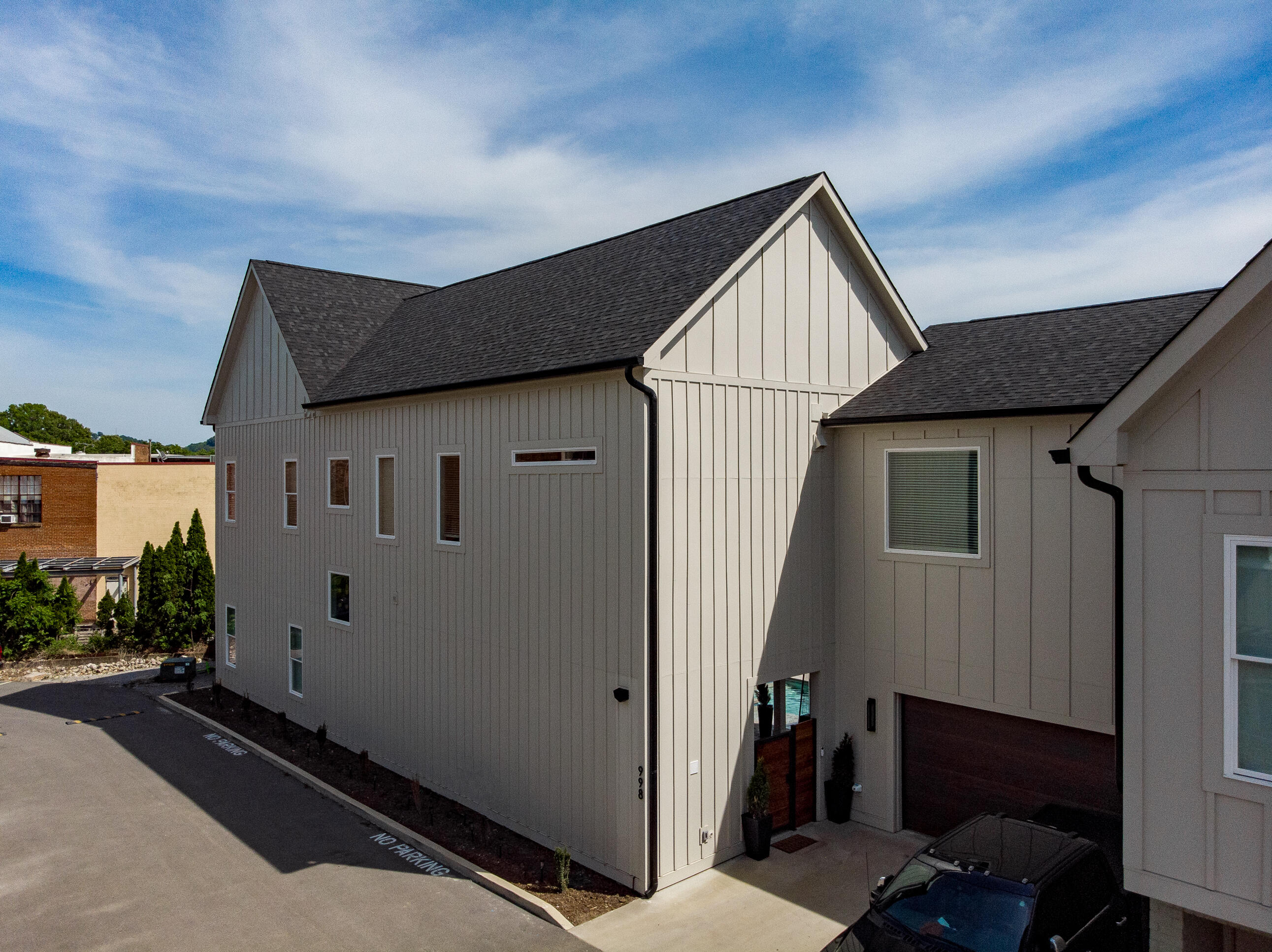 998 Montague Place