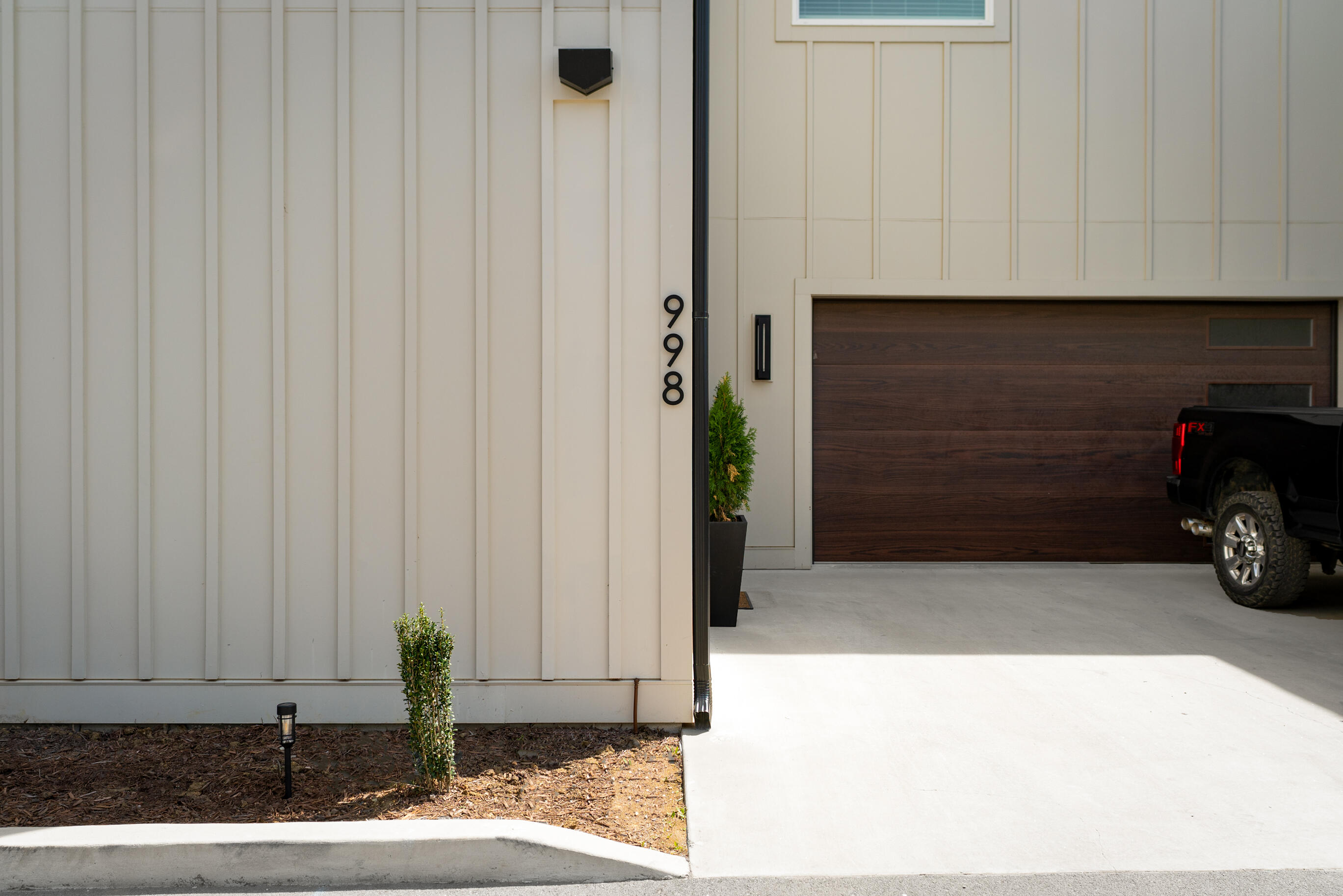 998 Montague Place