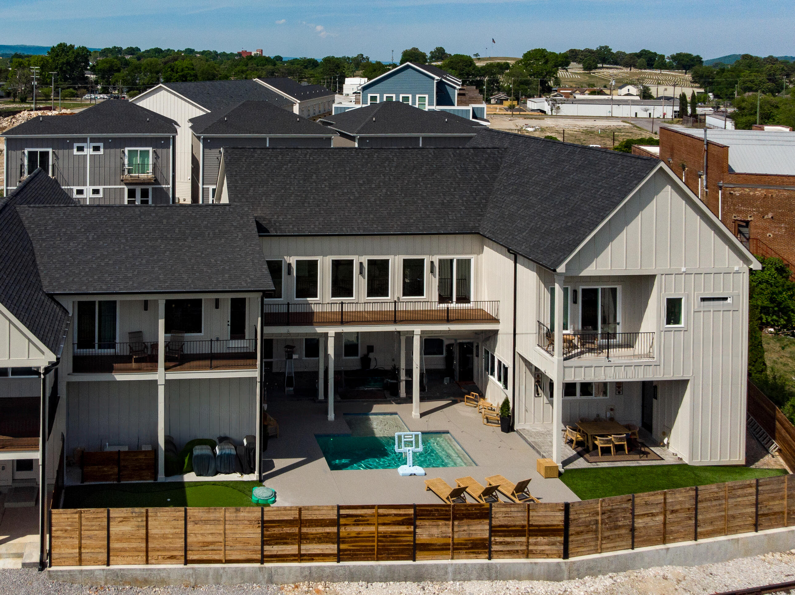998 Montague Place