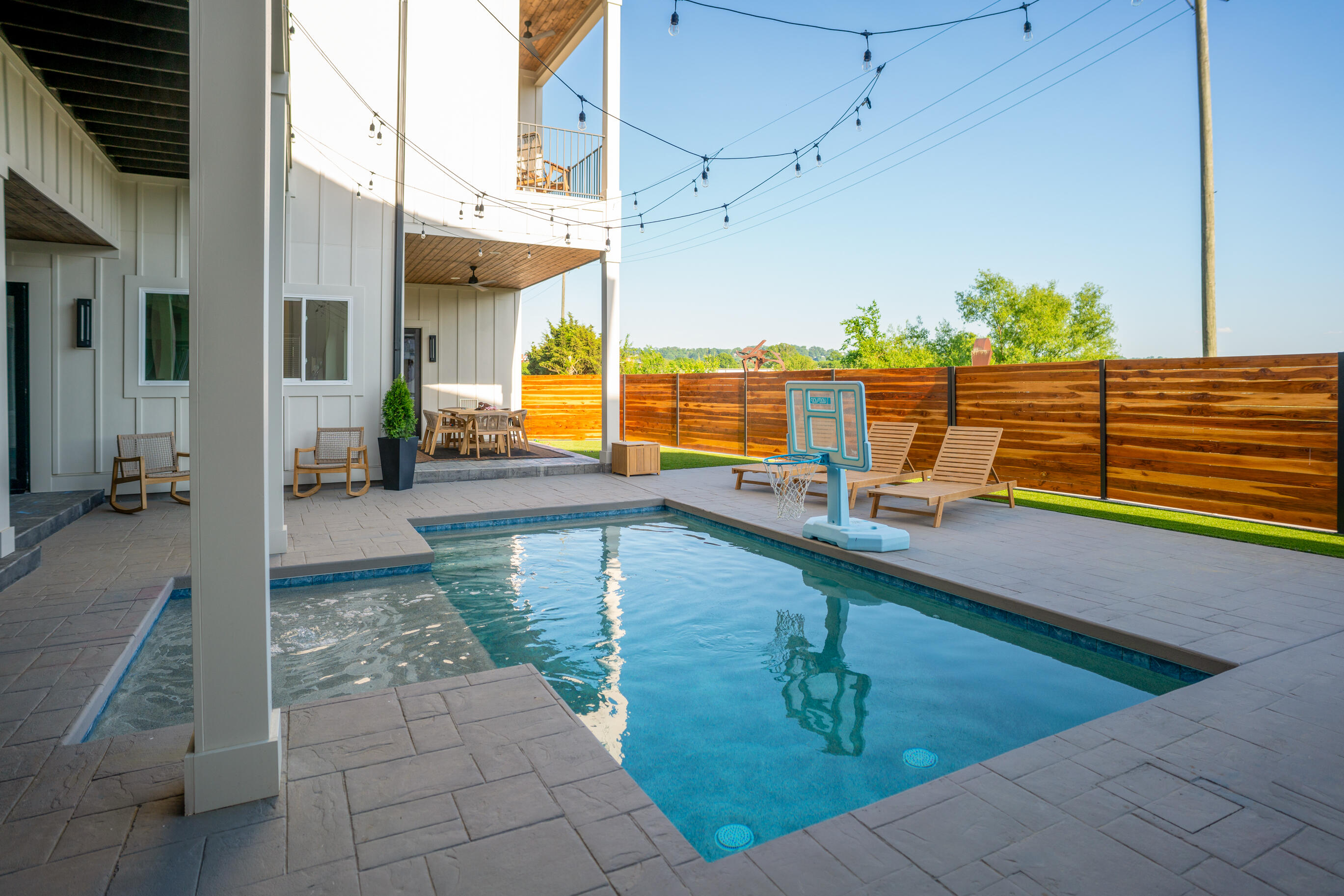 998 Montague Place