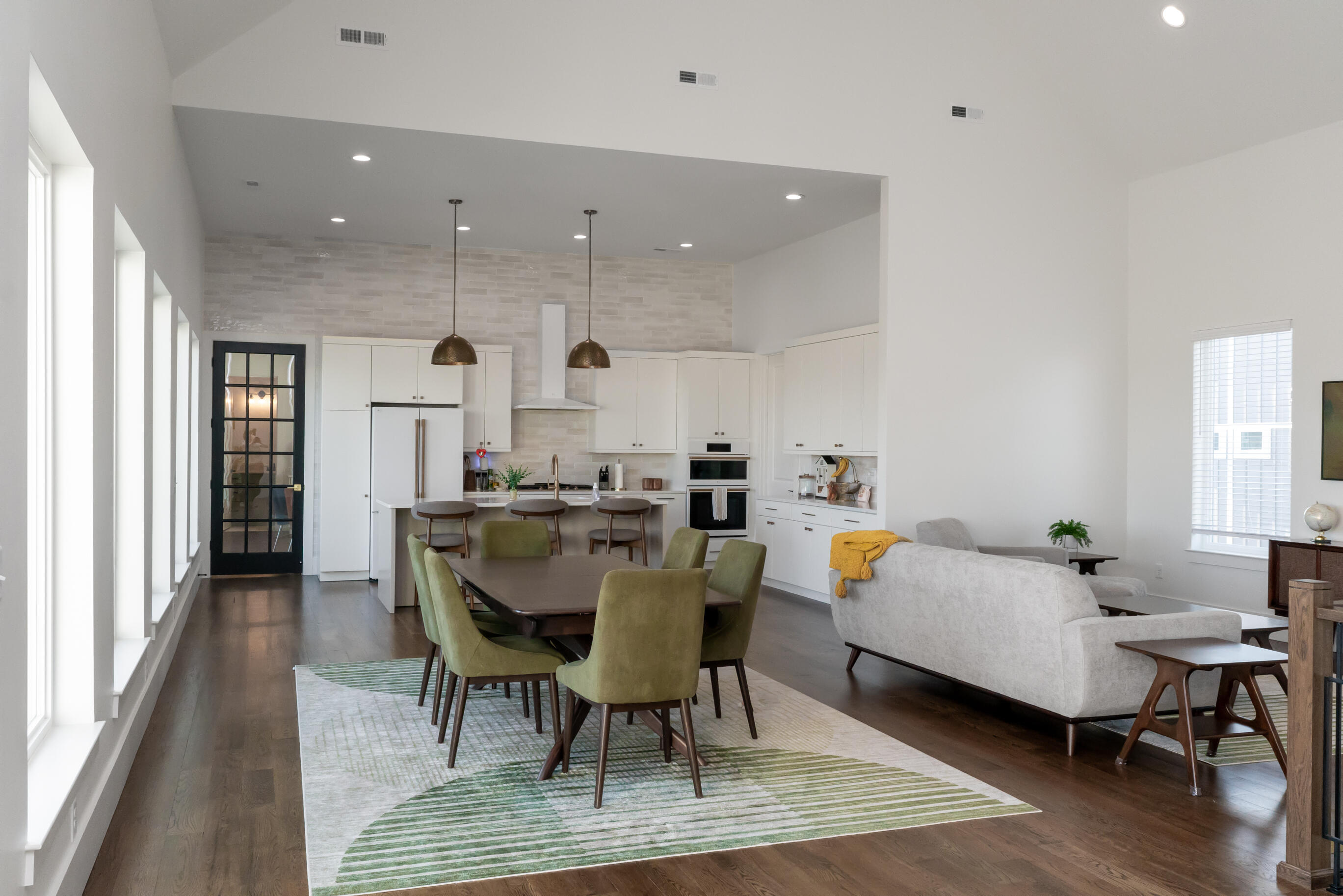 998 Montague Place