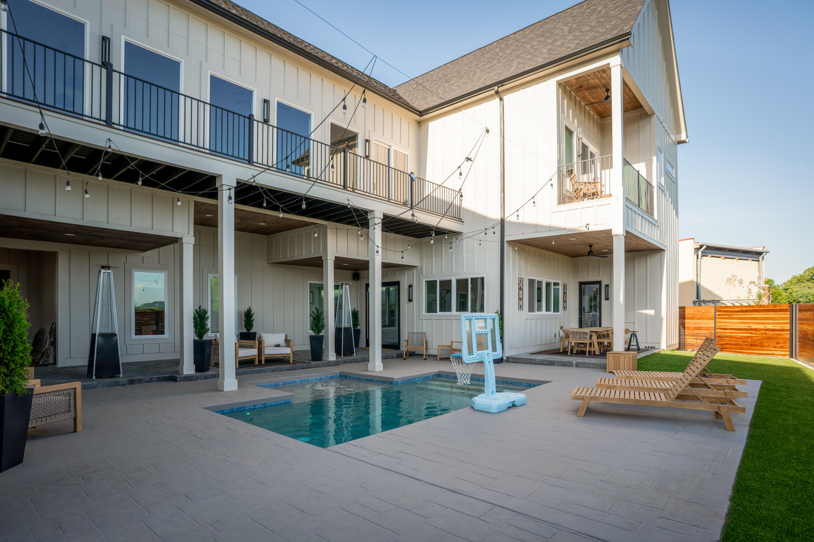 998 Montague Place