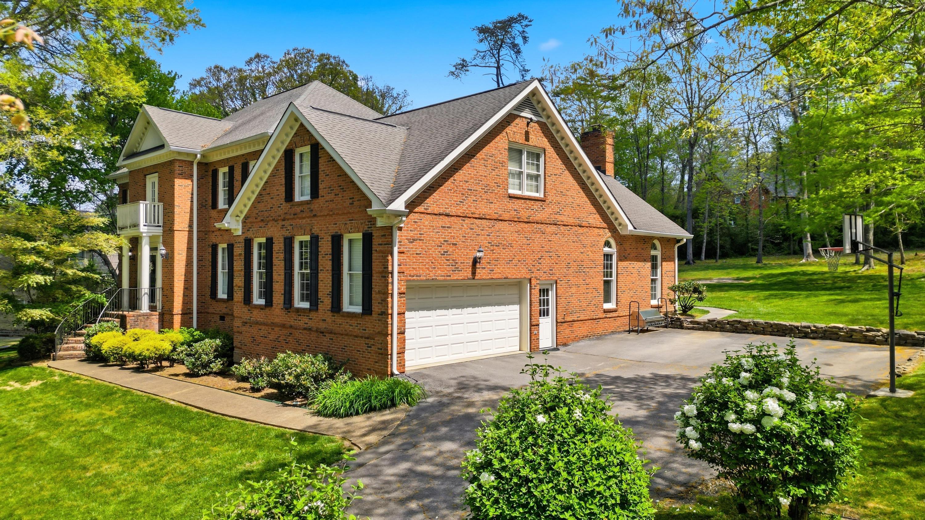 15 Middle Creek Road