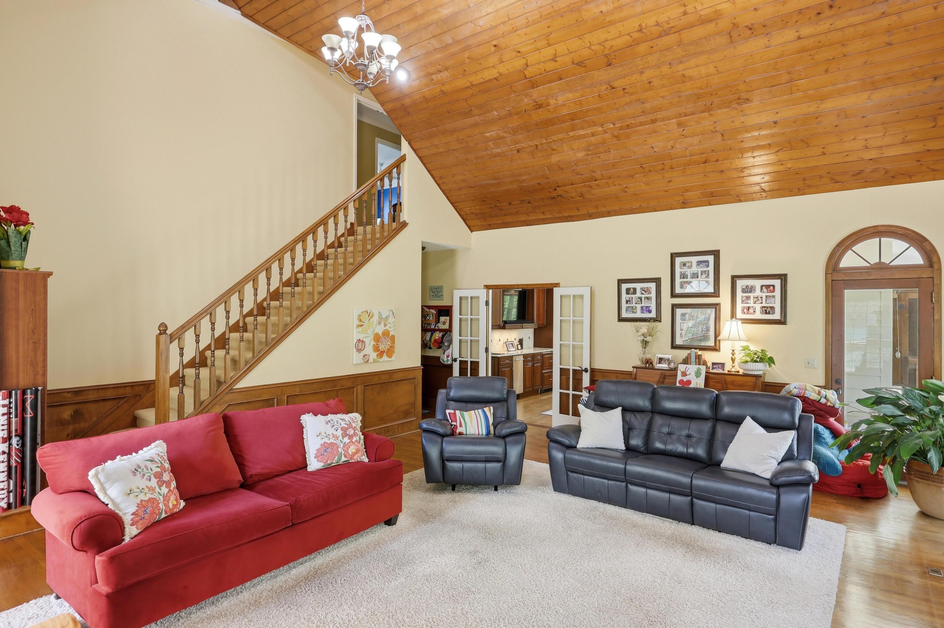 15 Middle Creek Road