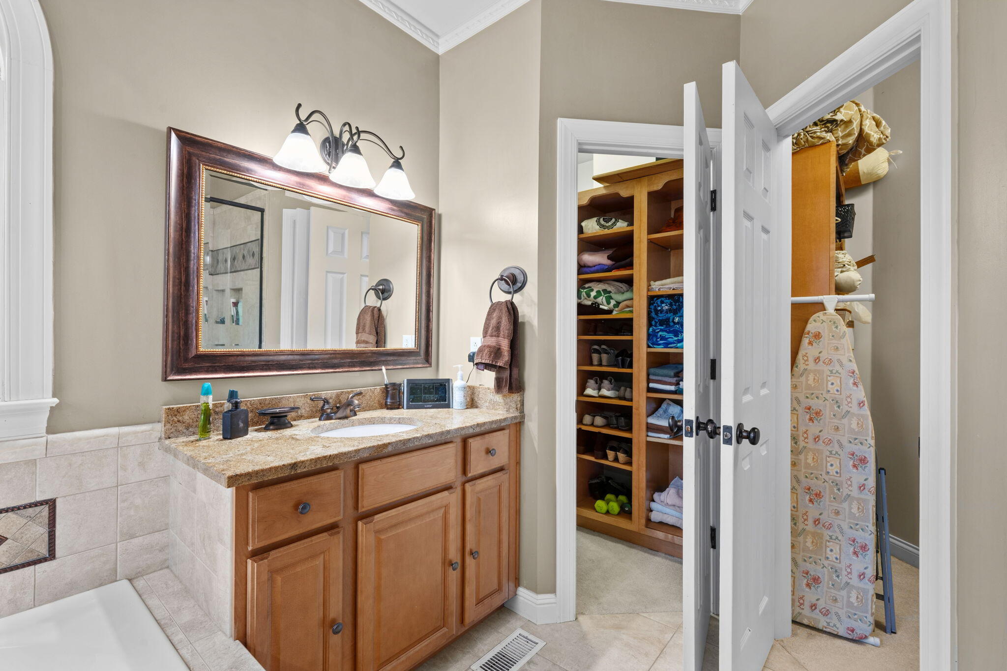 1057 Harbor Crest Drive