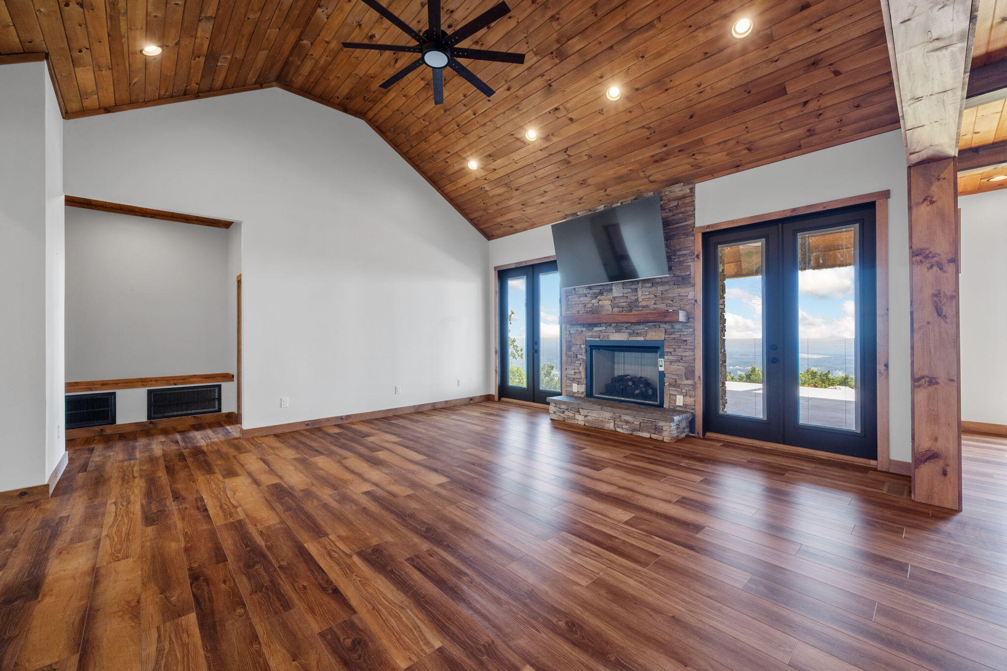 520 Bluff Mountain Drive