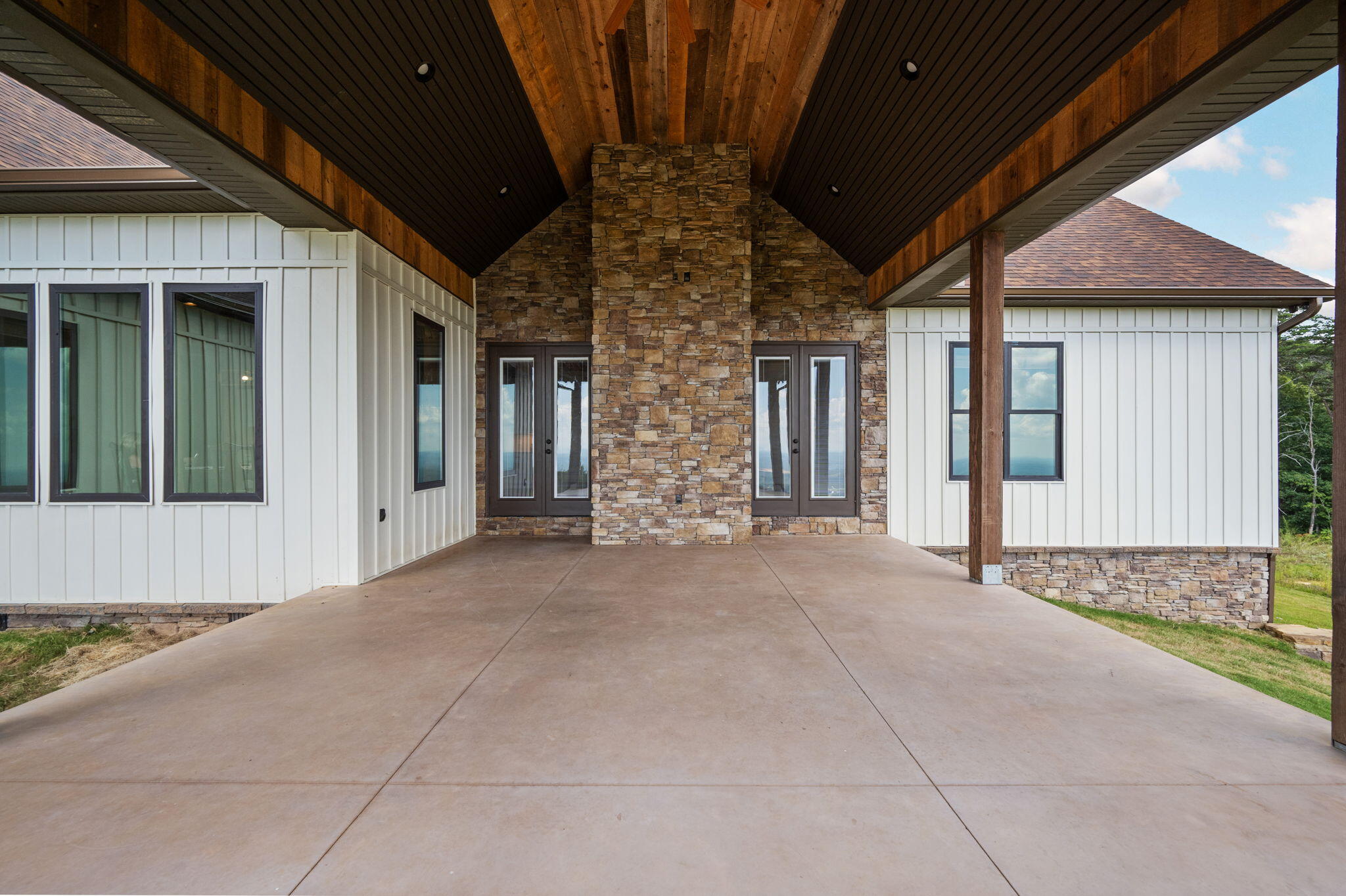 520 Bluff Mountain Drive