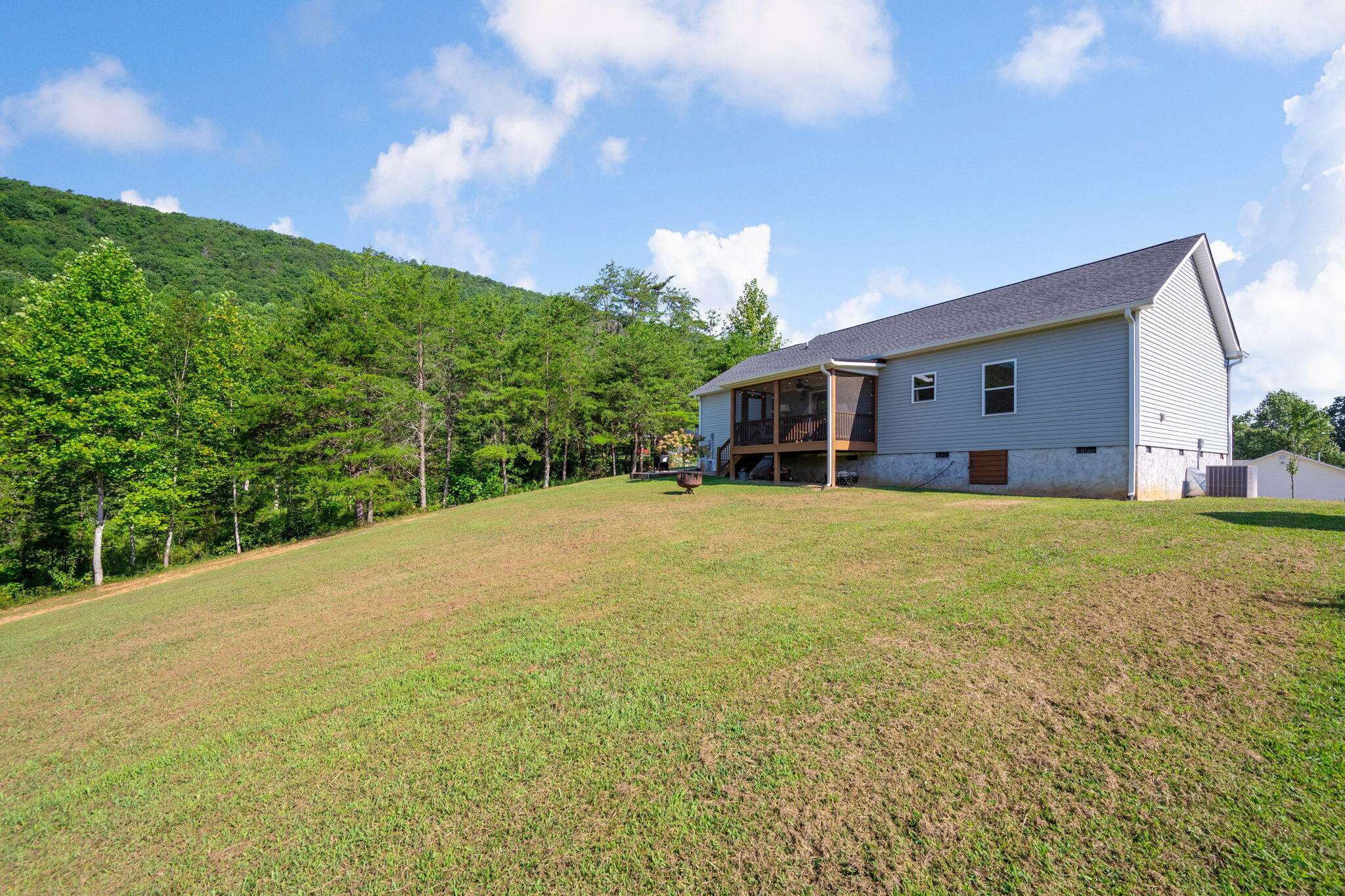 106 Forest Hill Lane
