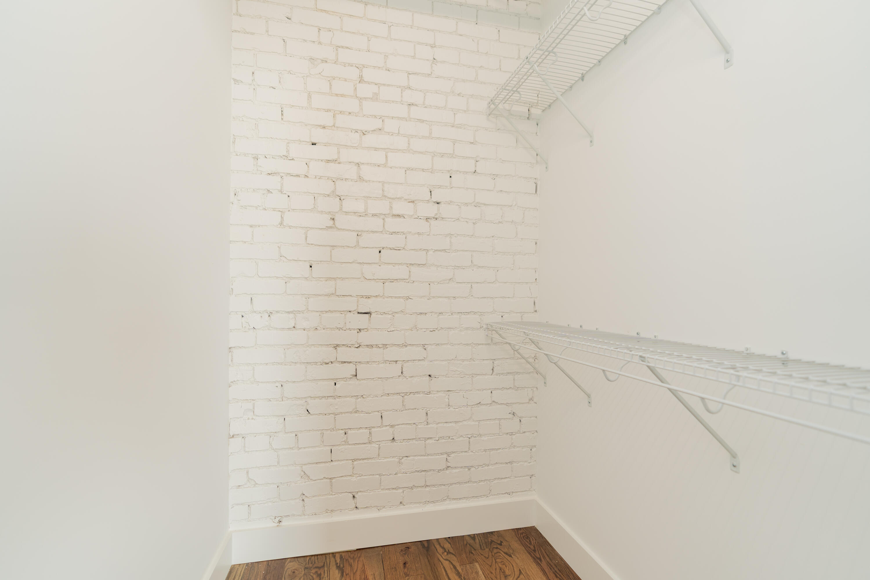 614 E Main Street, 204