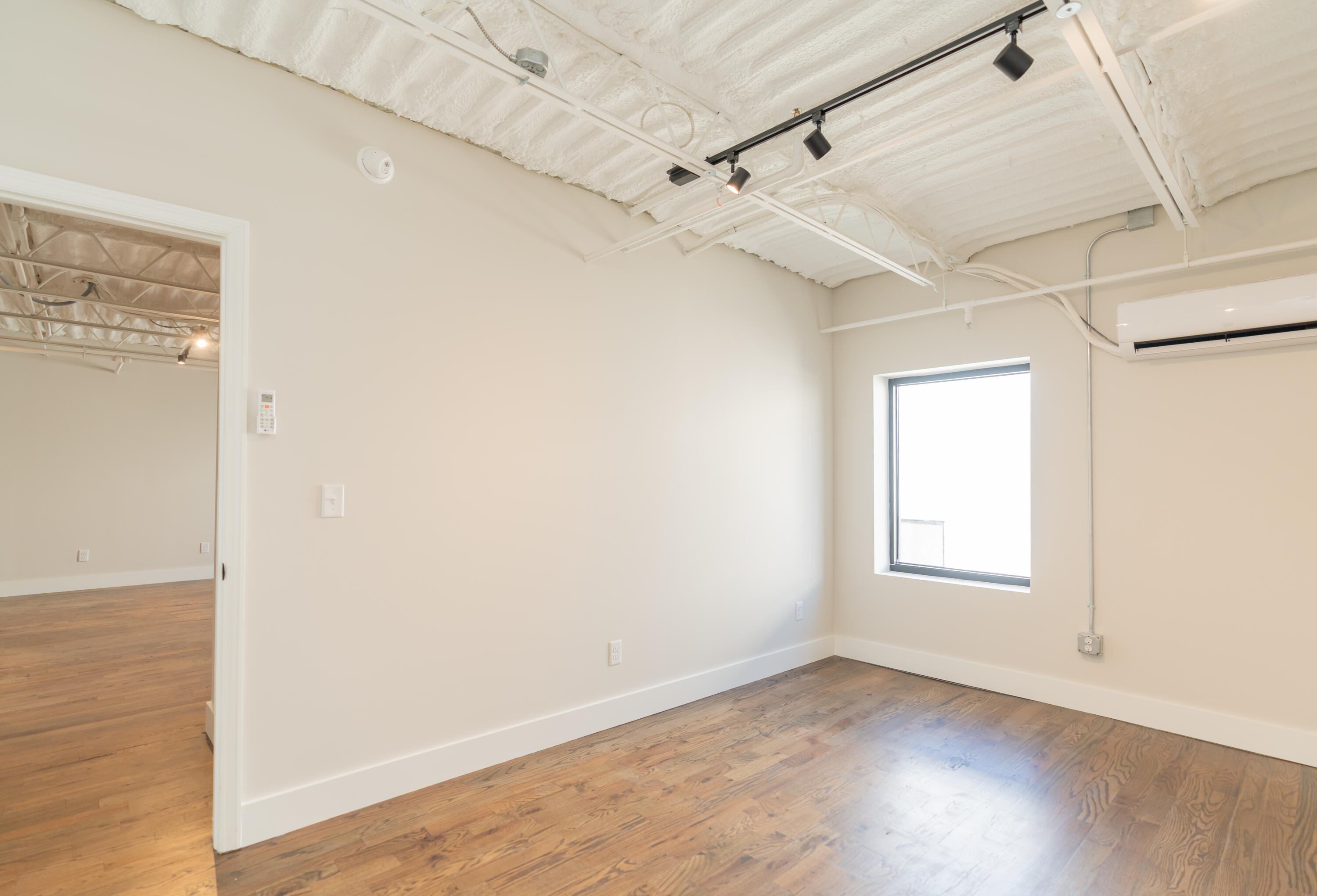 614 E Main Street, 204
