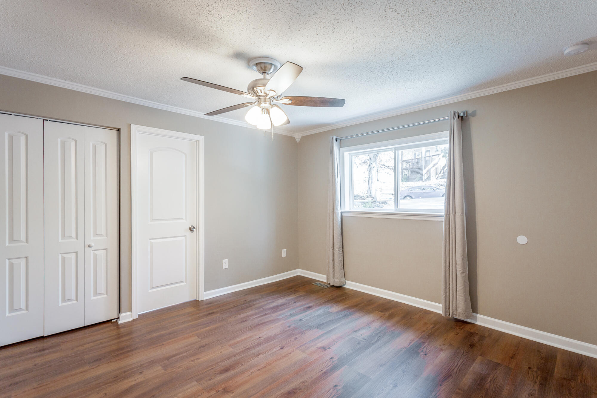 516 Hedgewood Drive