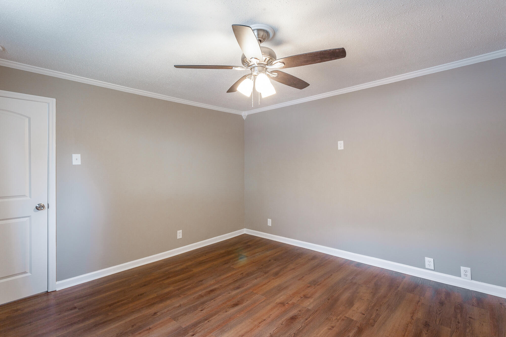 516 Hedgewood Drive