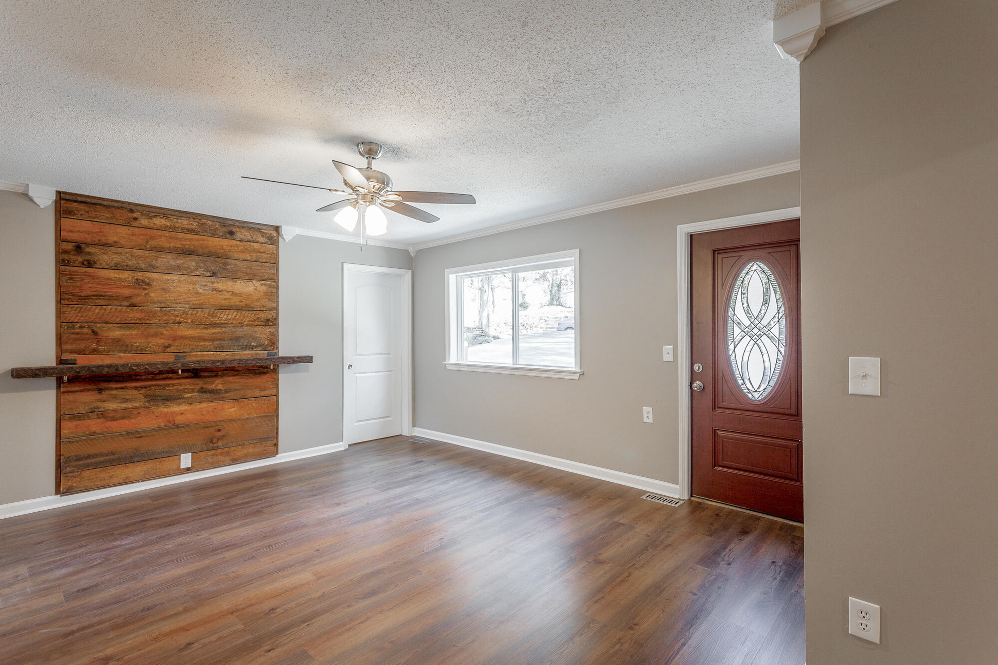 516 Hedgewood Drive