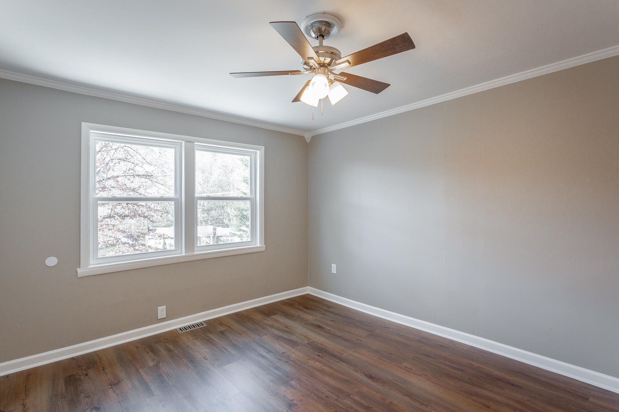 516 Hedgewood Drive
