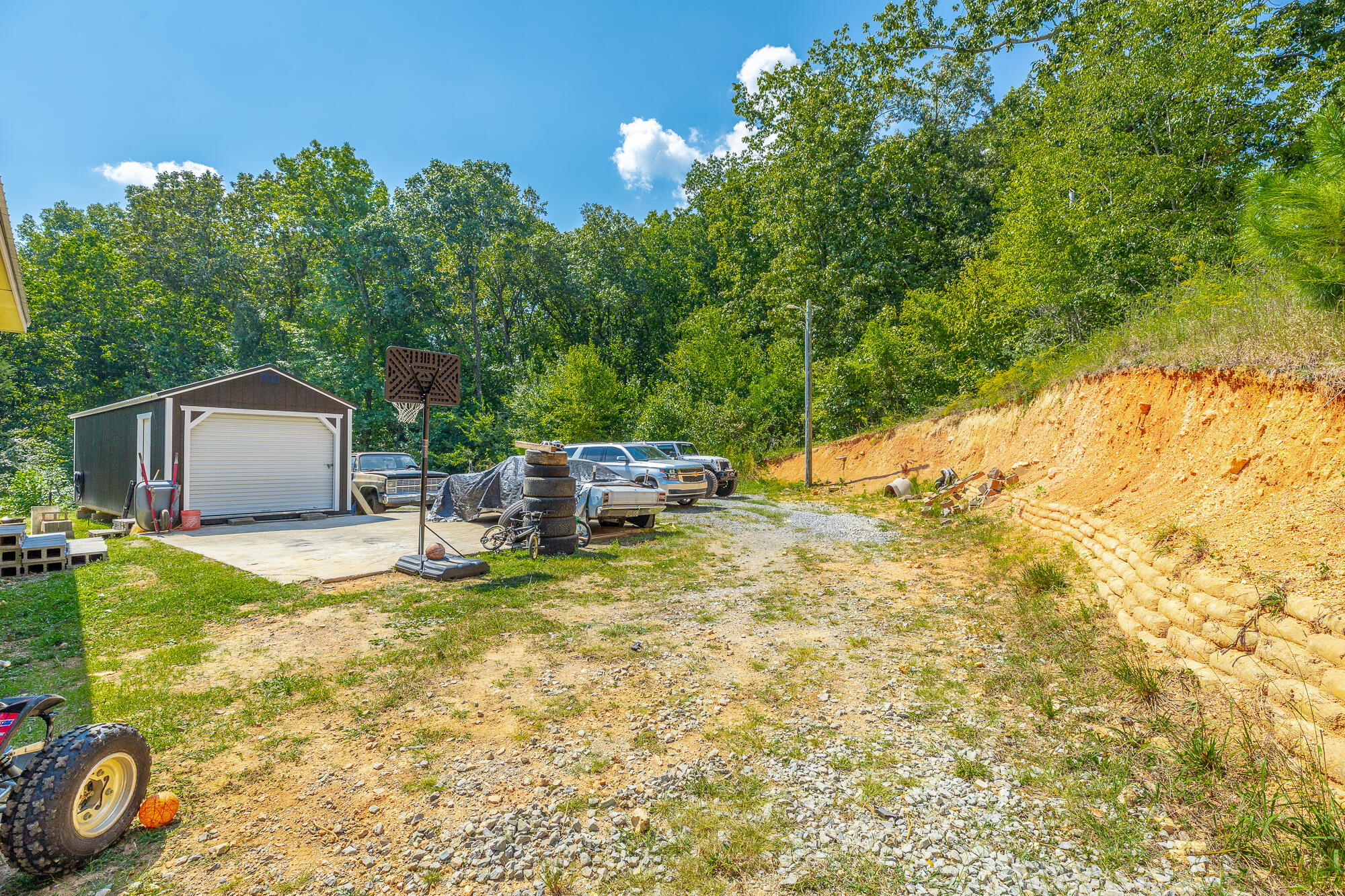 695 Van Davis Road NW