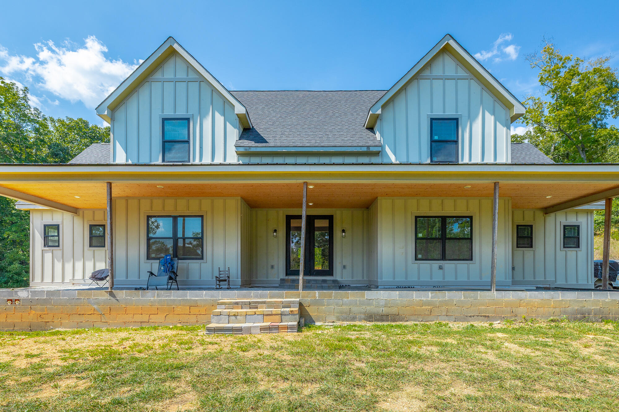 695 Van Davis Road NW