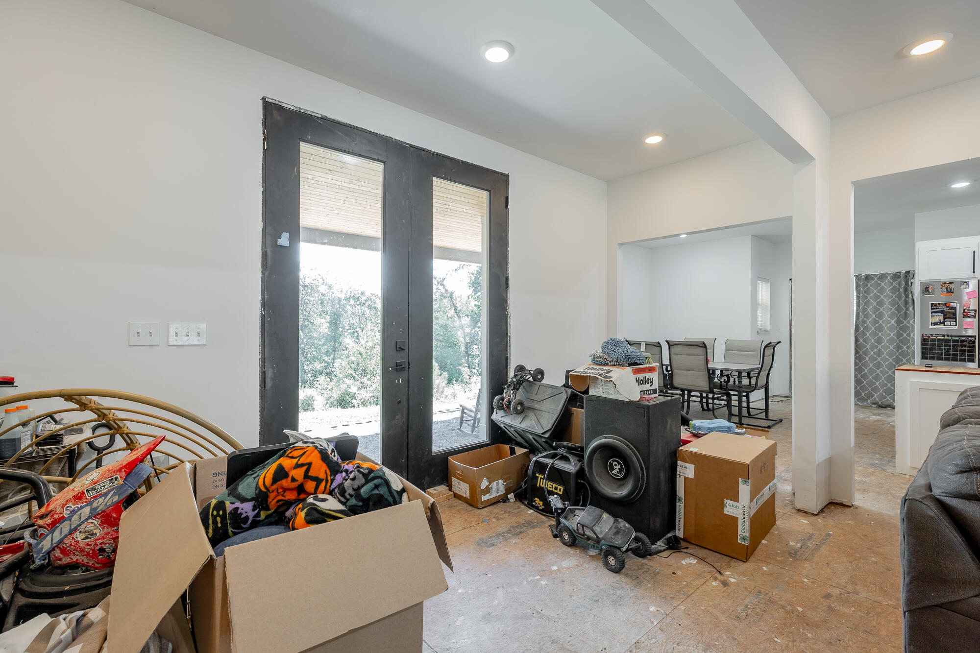 695 Van Davis Road NW