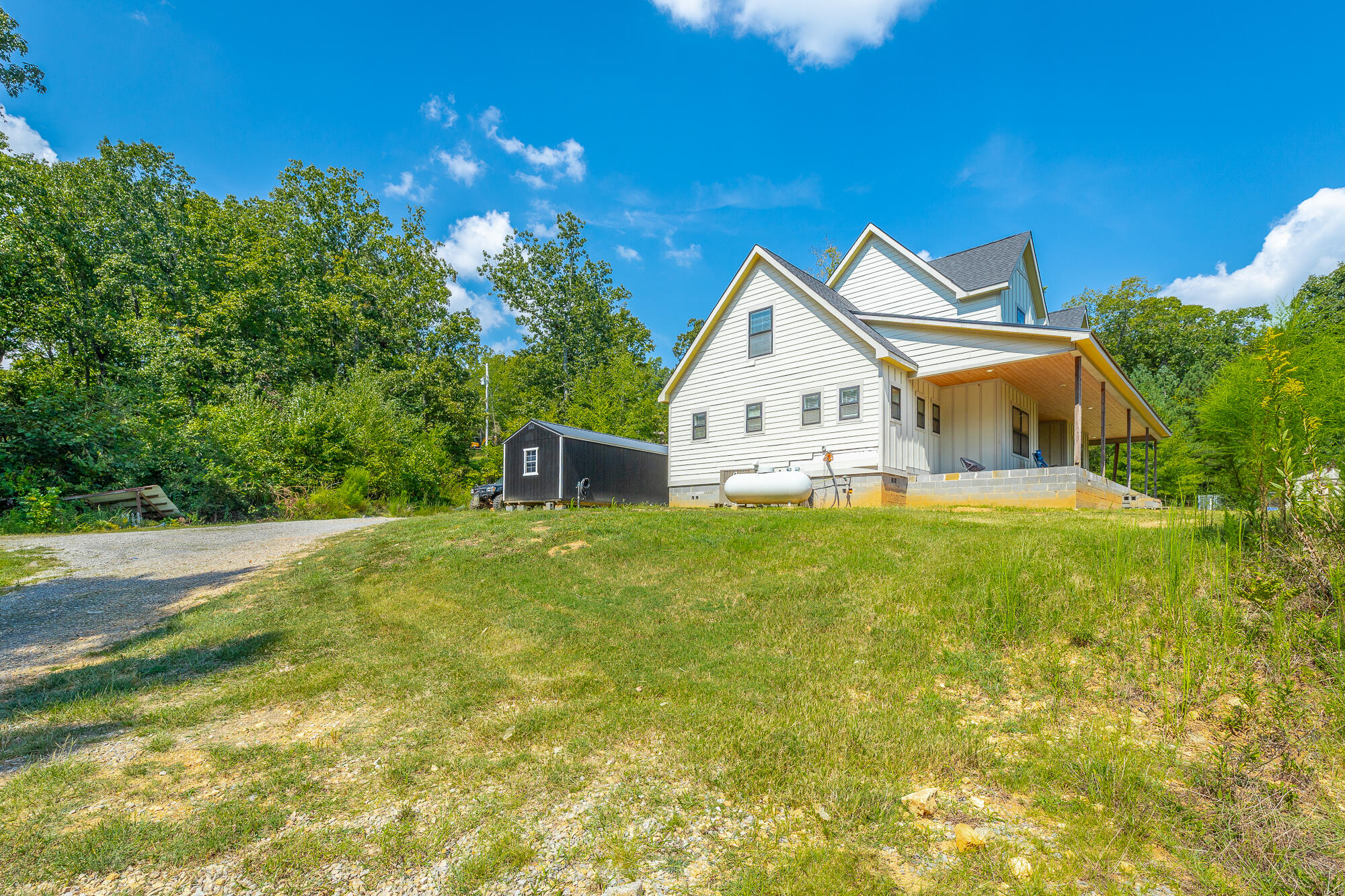 695 Van Davis Road NW