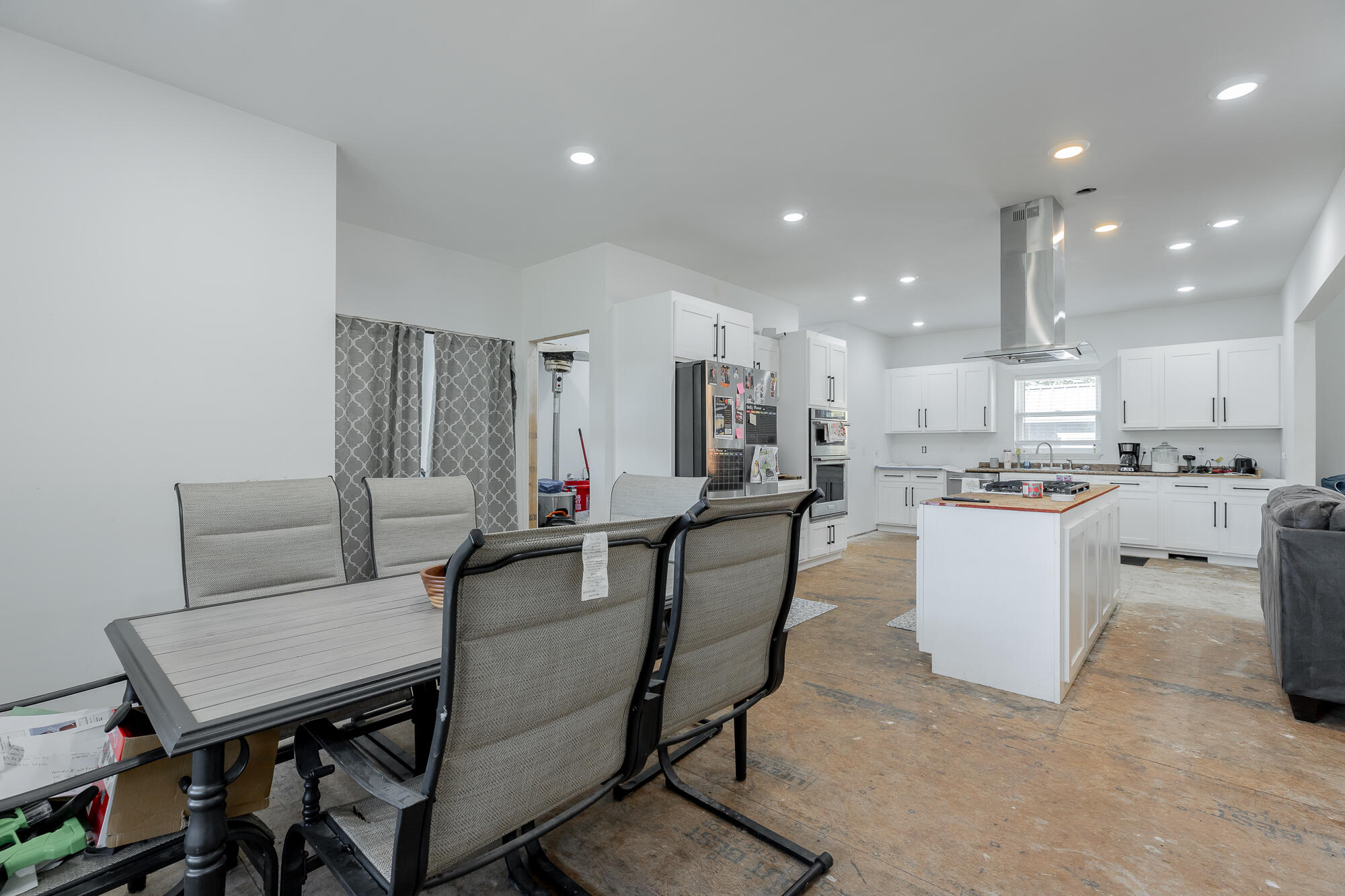 695 Van Davis Road NW