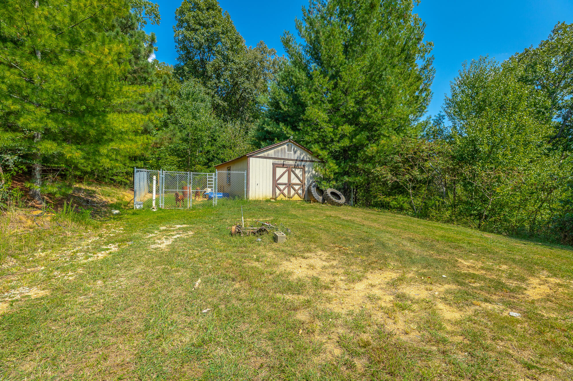 695 Van Davis Road NW