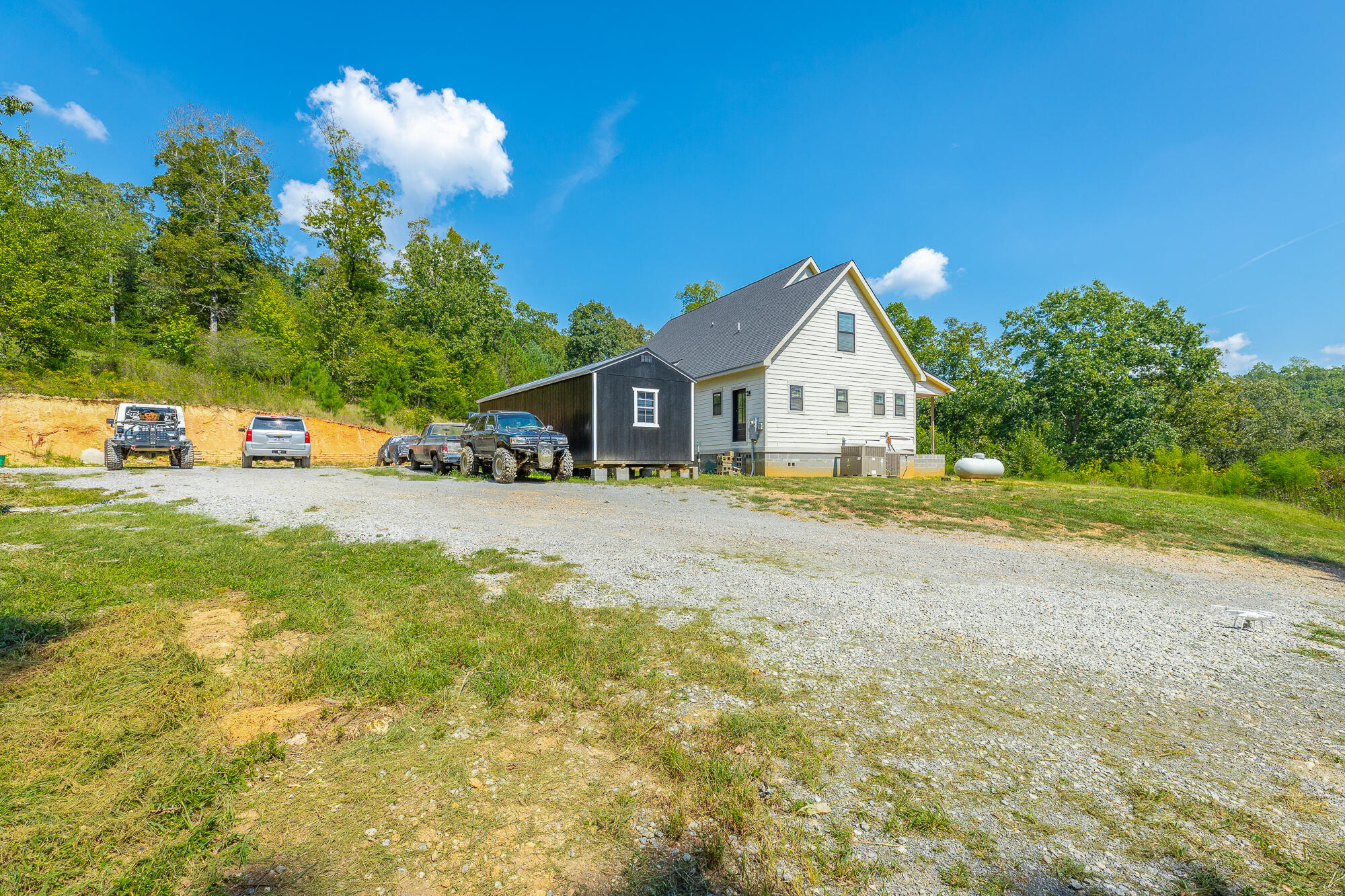 695 Van Davis Road NW