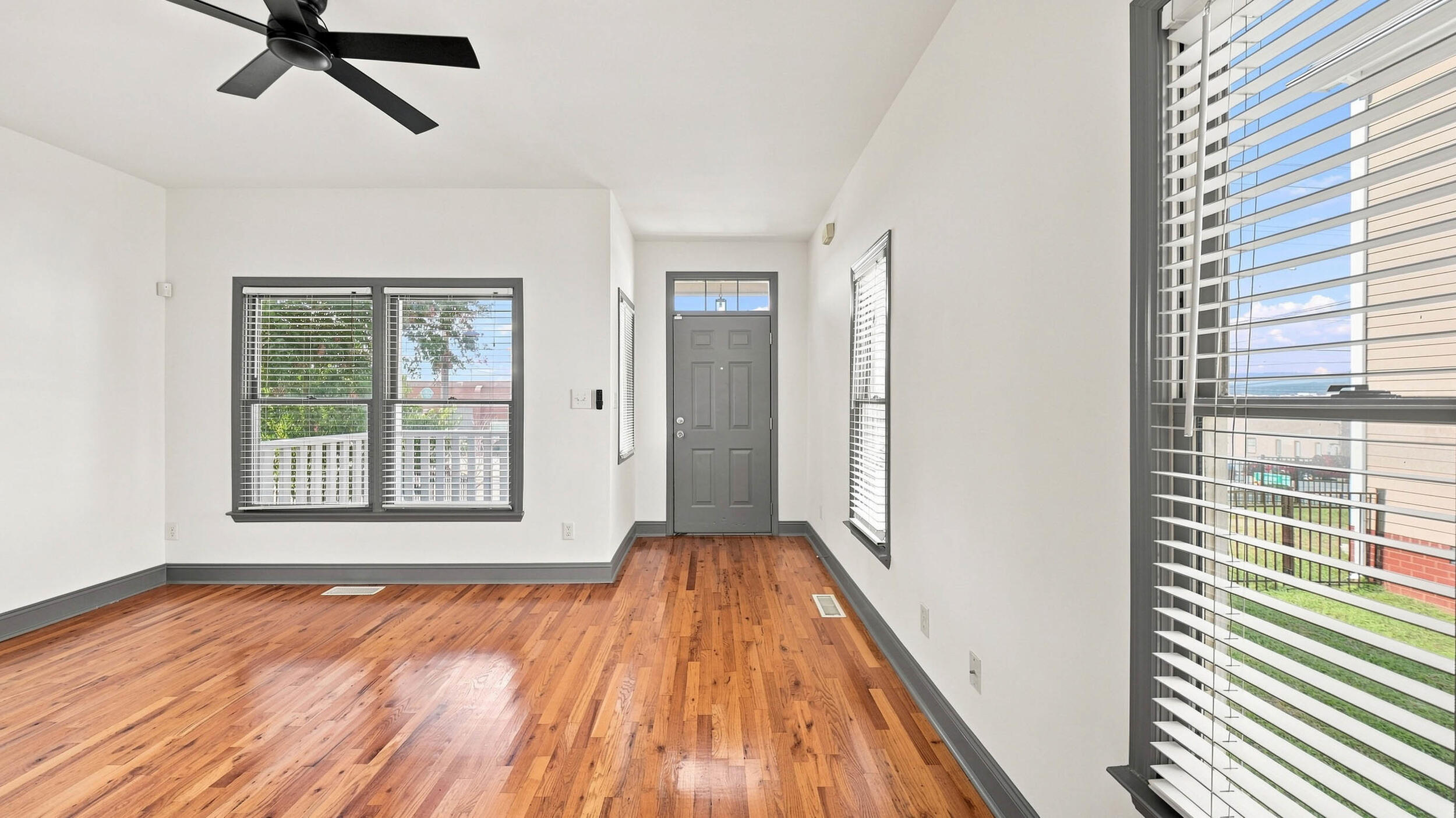 1003 E 11th Street